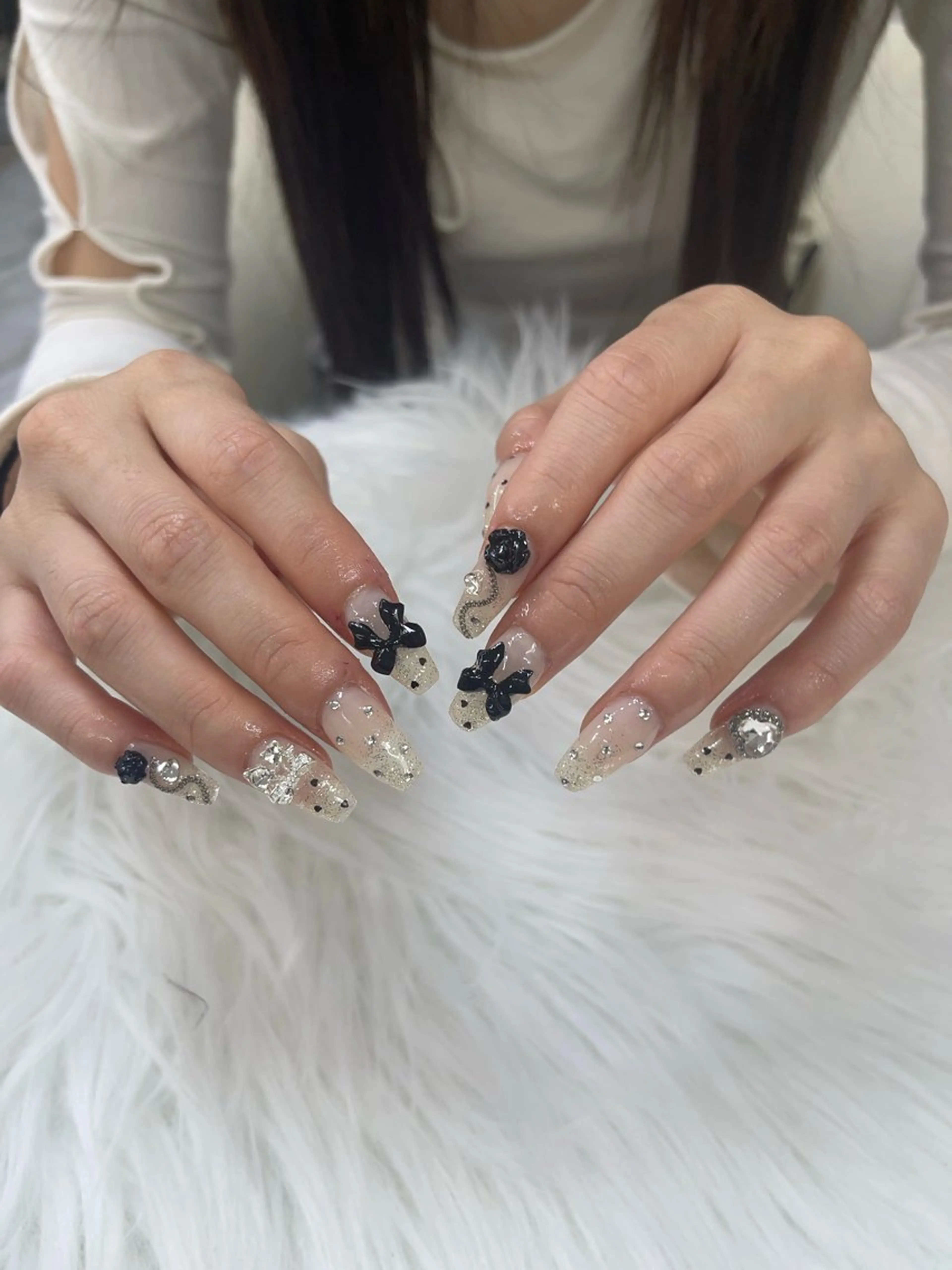 ネイル オーロラネイル クリアネイル フラッシュネイル ジェルネイル グラデーション ハンドネイル Kitty Nailのネイルデザイン