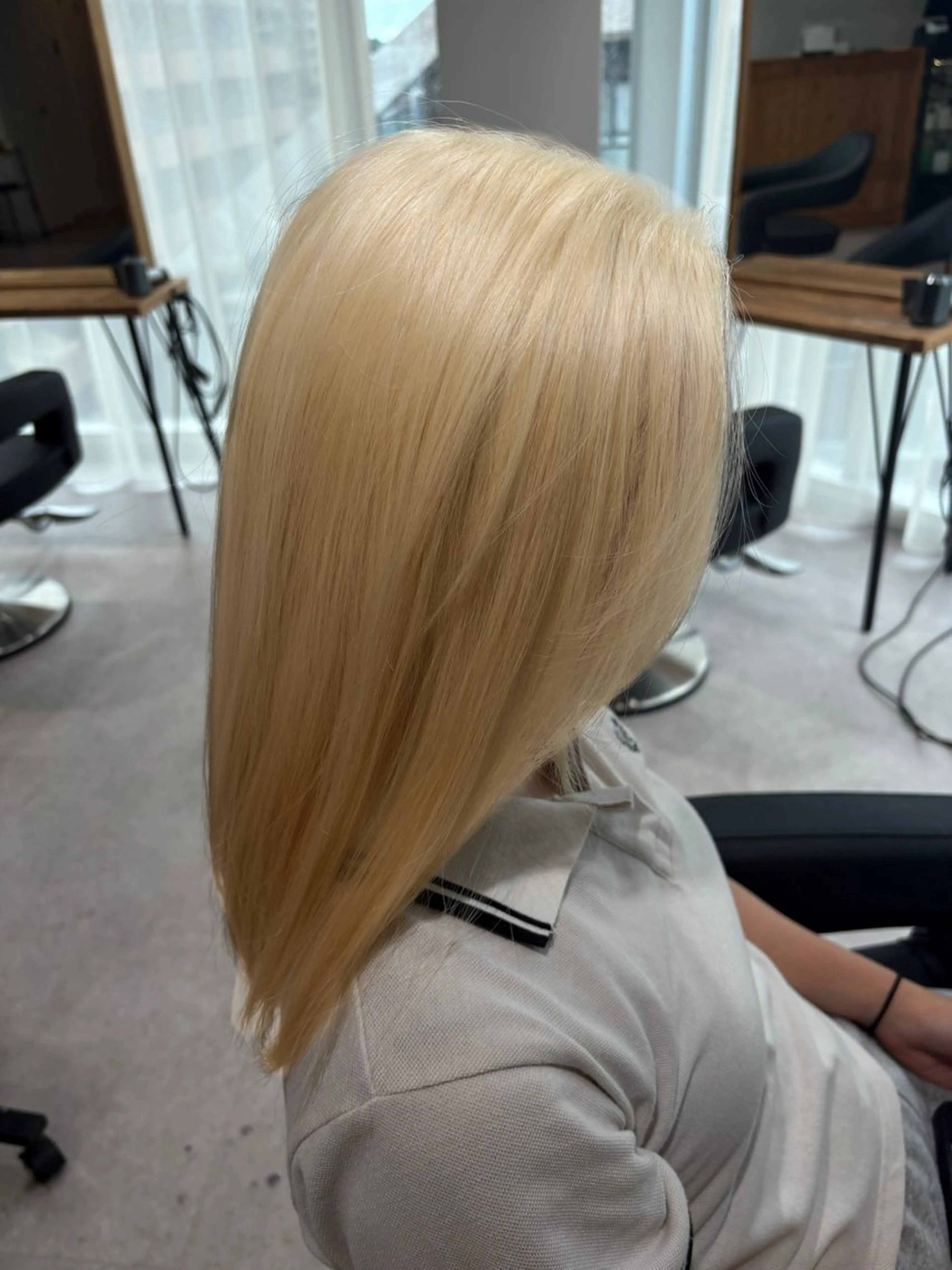 ミディアム カラー ブリーチ iroha/ n.w.h🎀のヘアスタイル