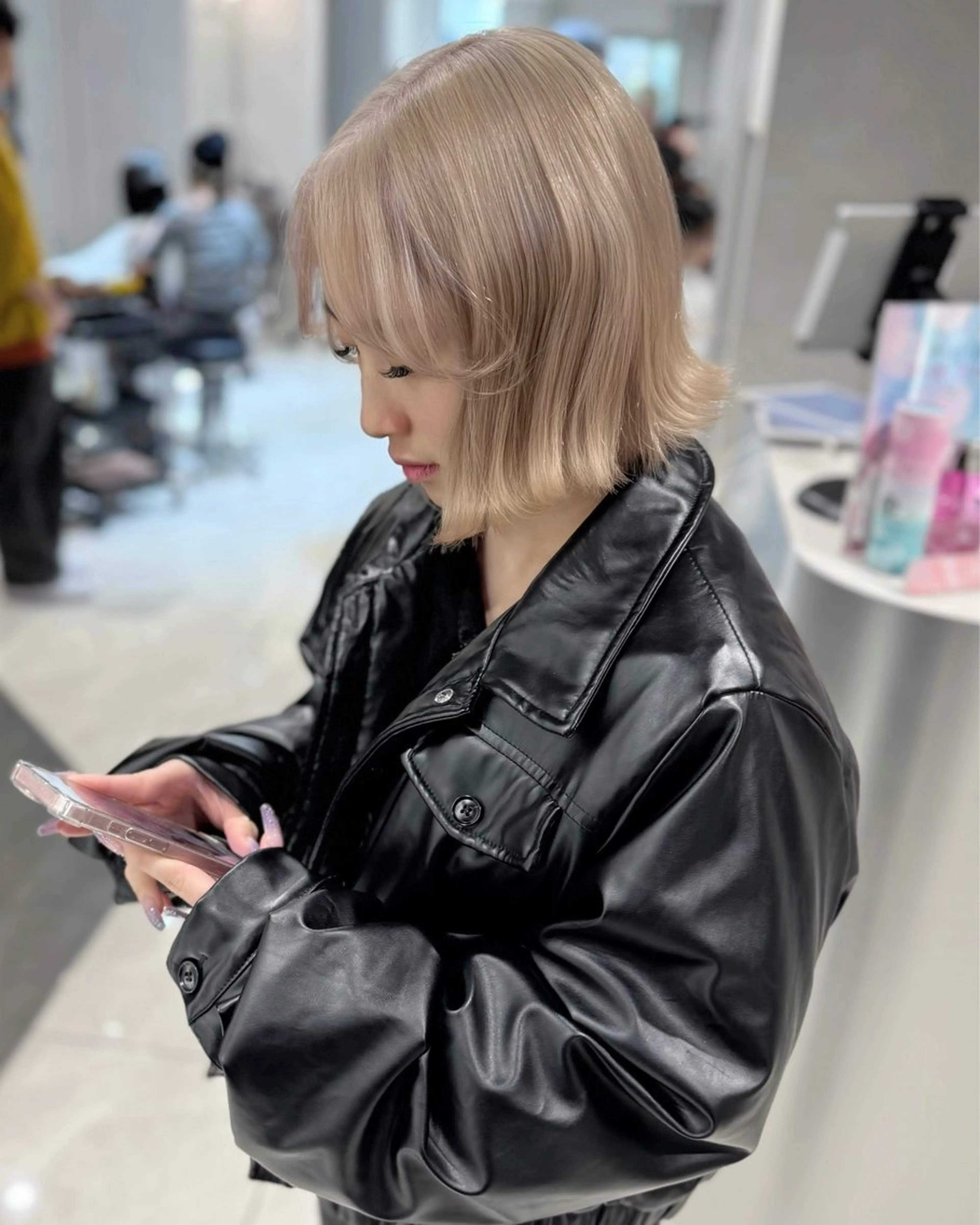 ミディアム カラー ヘアカラー 韓国風ハッシュカット 似合わせレイヤー池袋のヘアスタイル