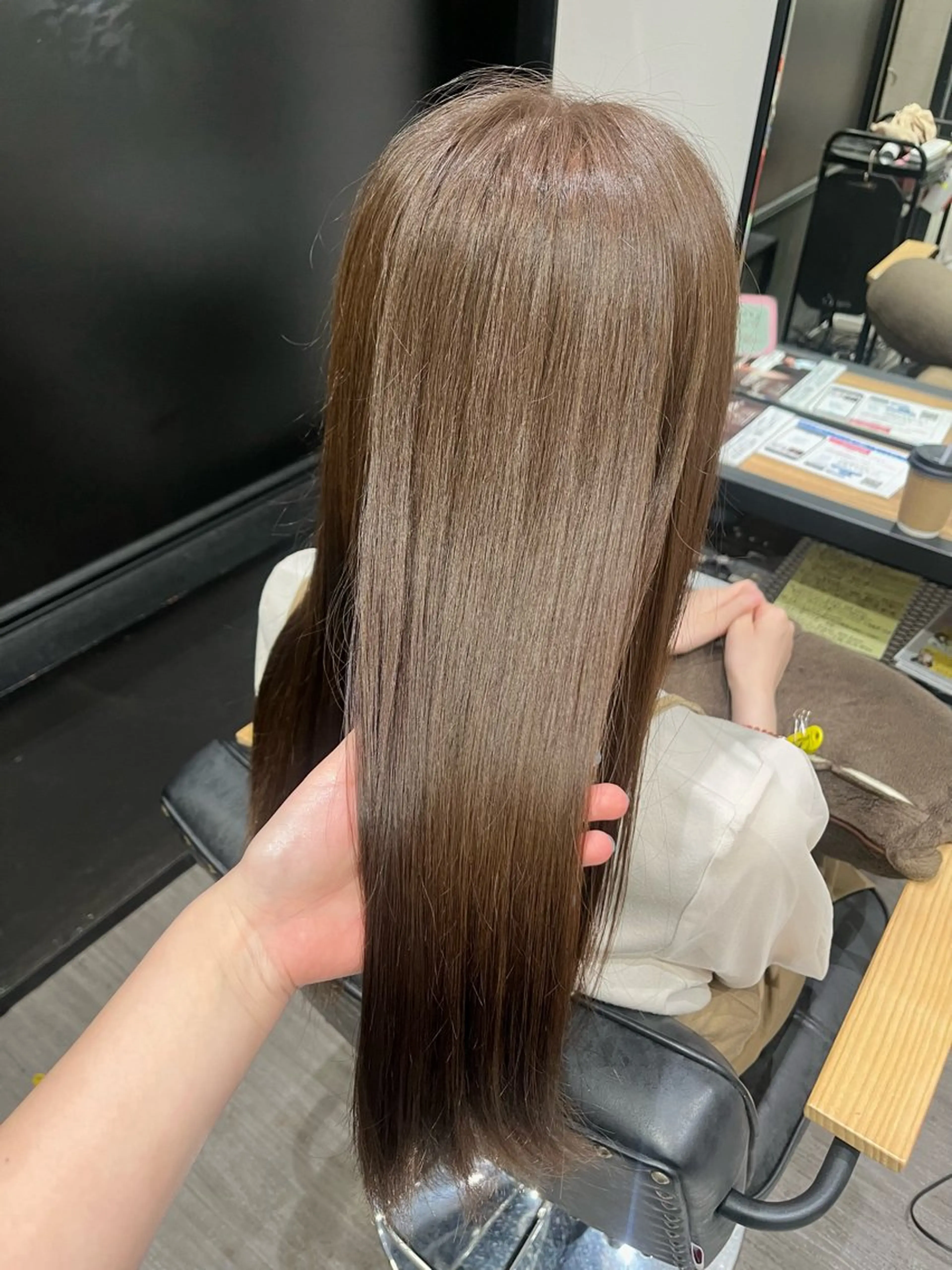 ロング カラー アッシュ アッシュブラウン ブラウンカラー cocotte🫧 絹村 琴美のヘアスタイル