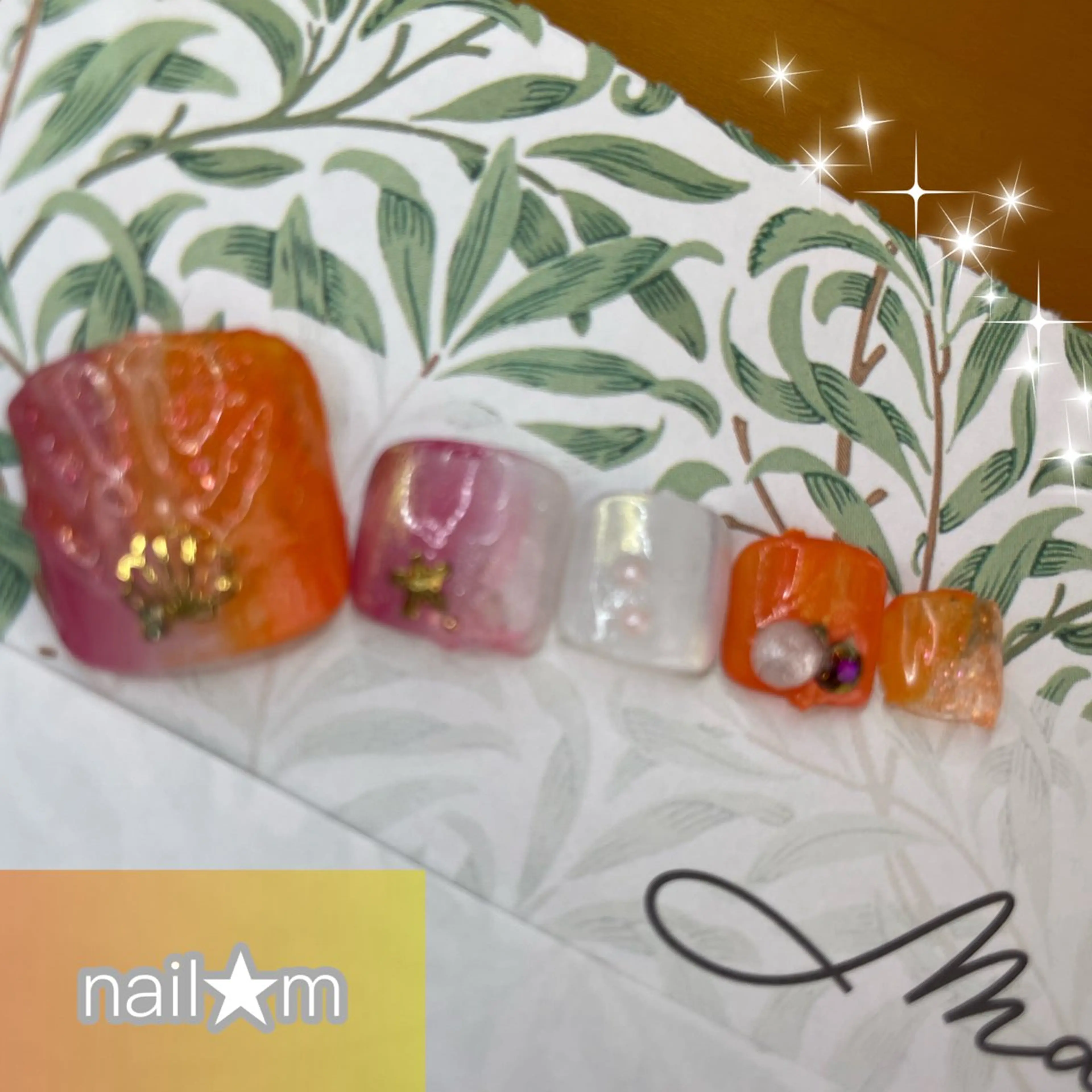 ネイル オーロラネイル フットネイル ジェルネイル グラデーション NAIL★M 真紀のネイルデザイン