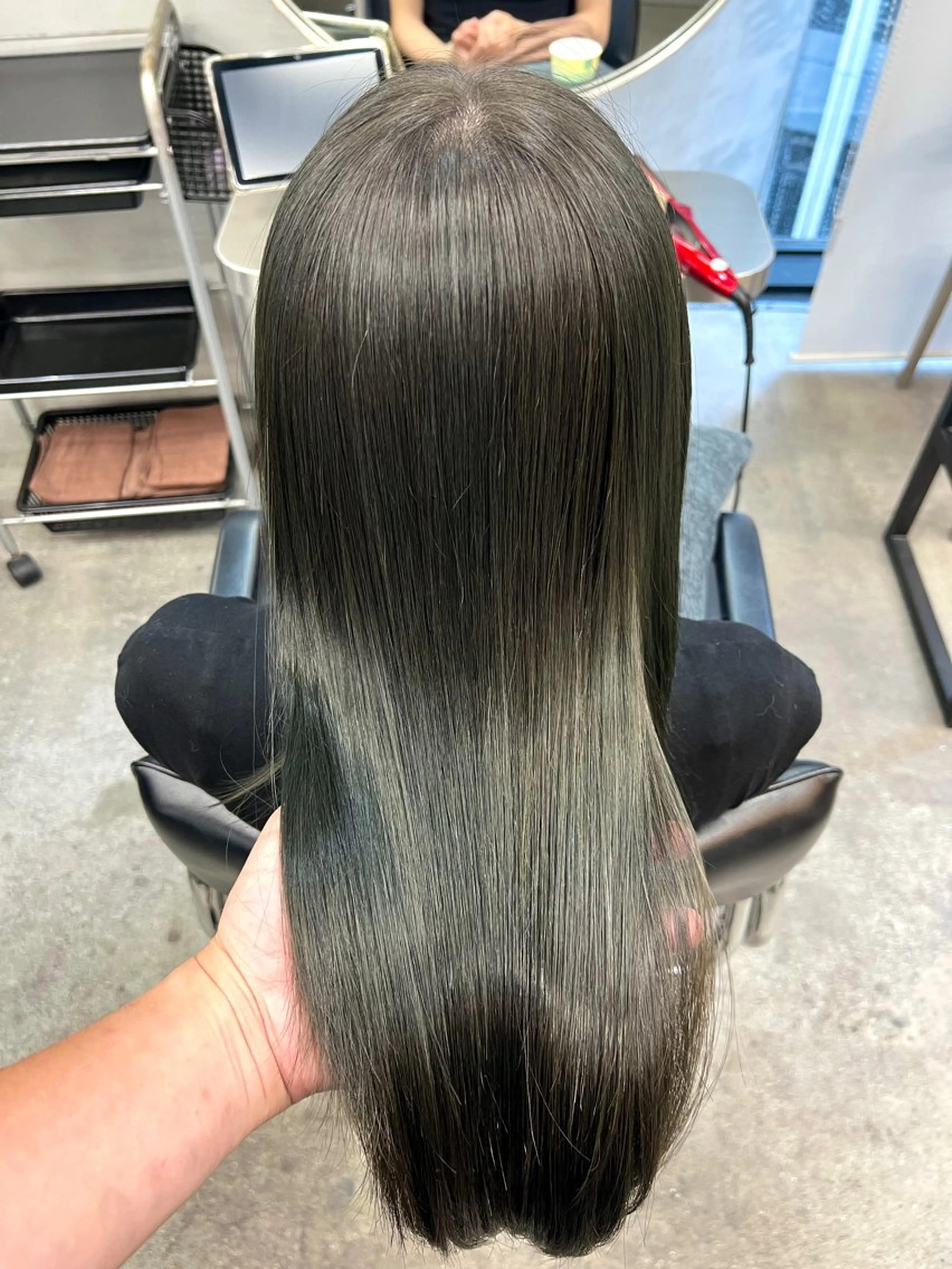 セミロング カラー カット ヘアカラー トリートメント 前髪/顔まわりカット 艶髪/髪質改善/縮毛のヘアスタイル