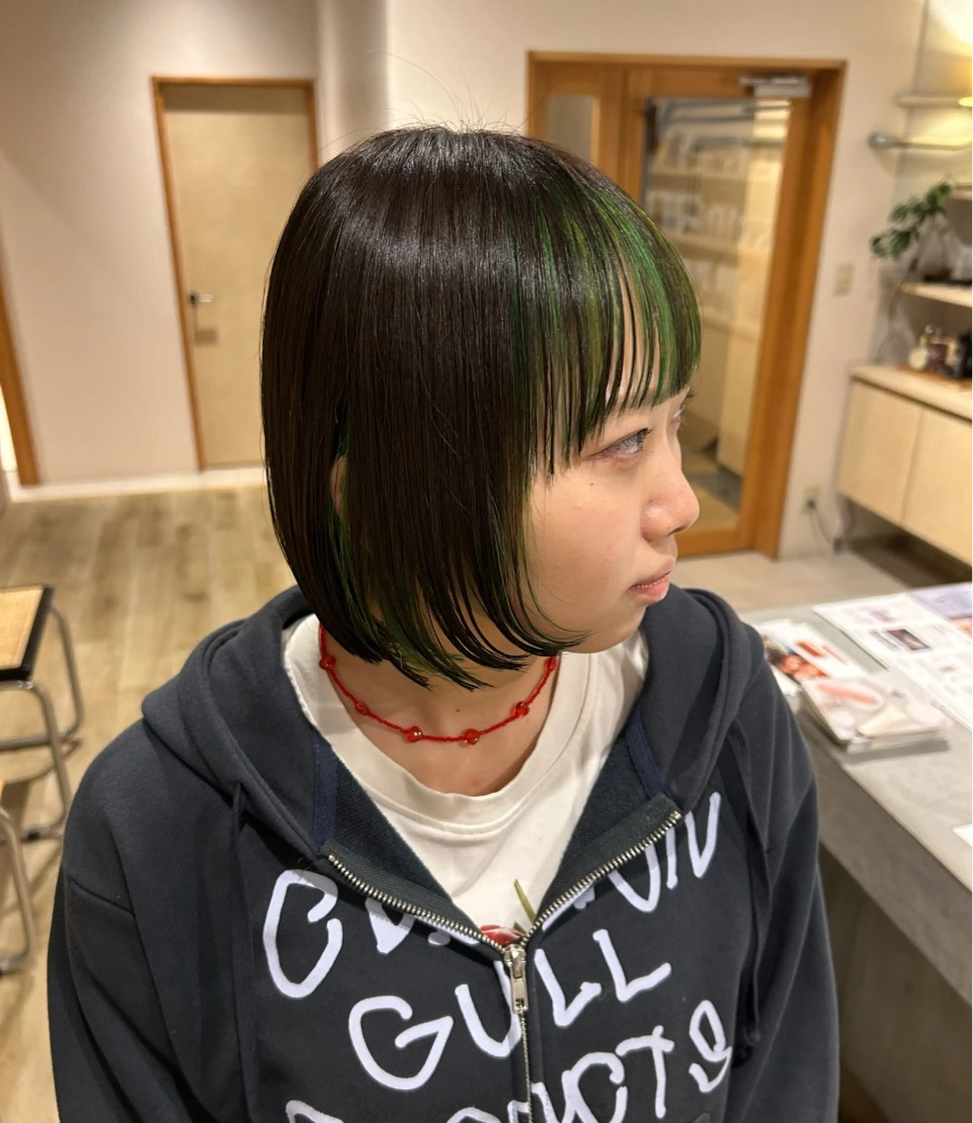 ショート カラー インナーカラー ヘアカラー aina ⠀ ⠀ ⠀のヘアスタイル