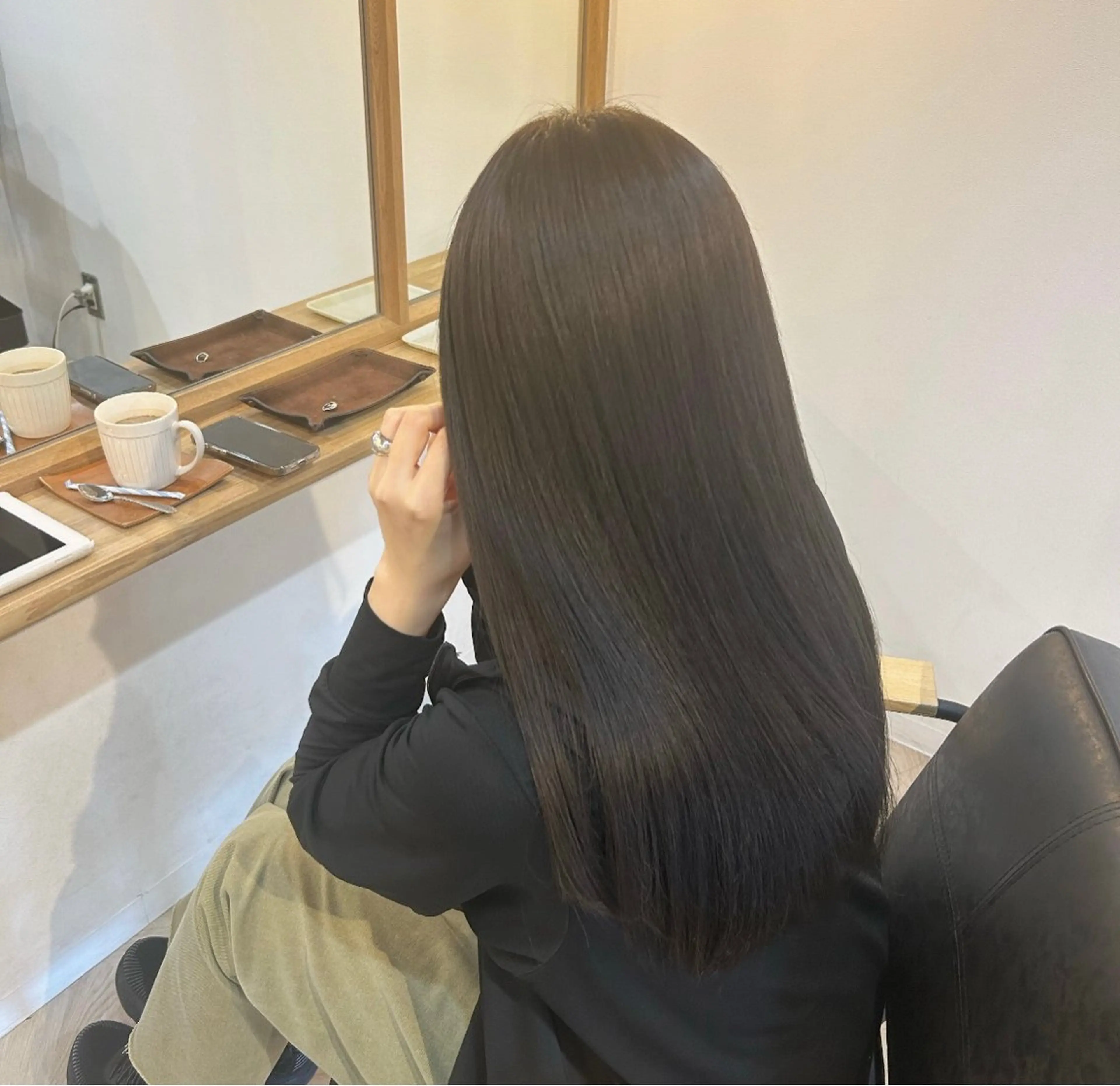 ロング PACE所属・ayumi ／透明感カラーのヘアスタイル