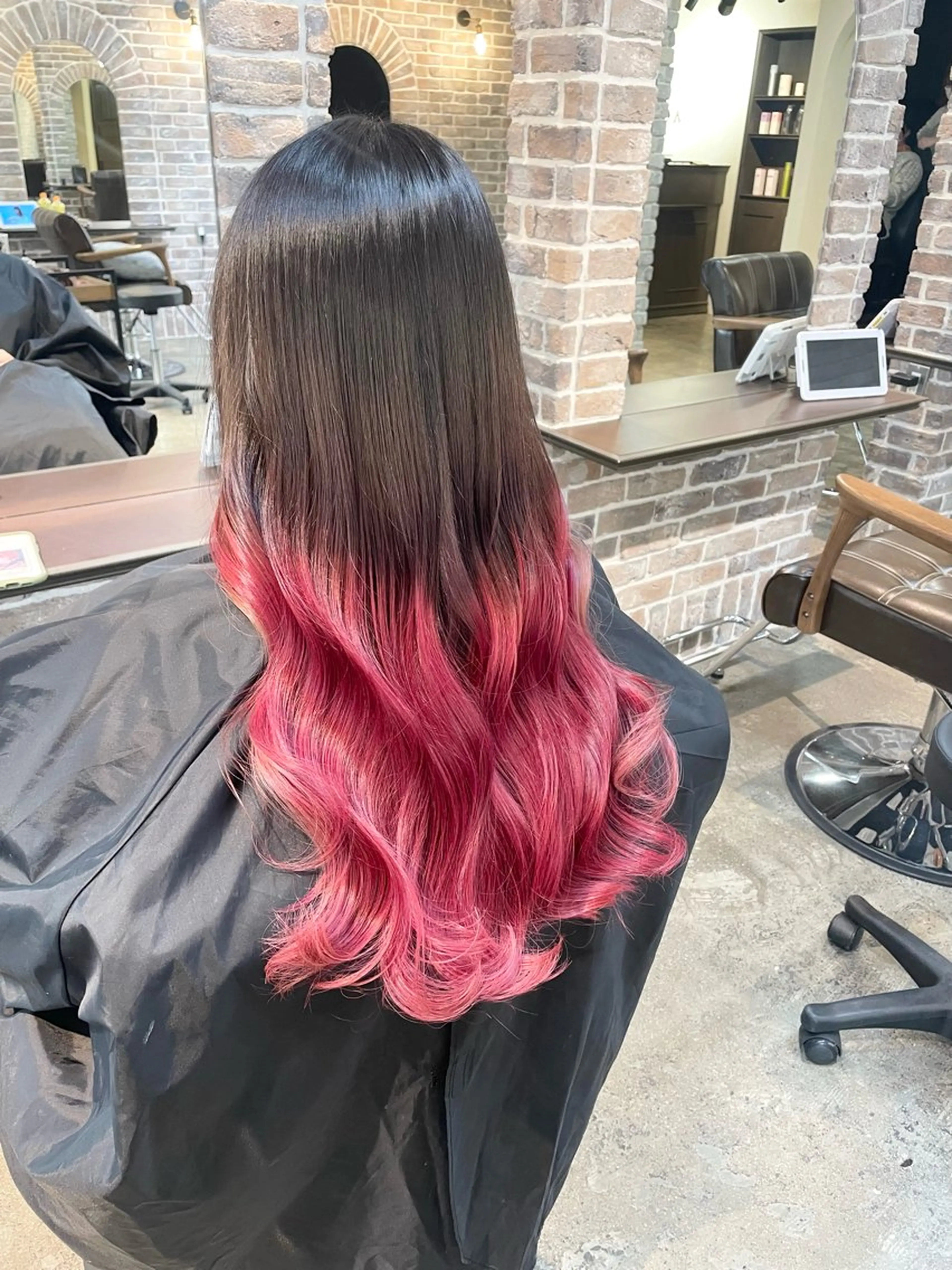 ロング カラー グラデーションカラー インナーカラー レッドカラー 艶カラー/インナー /グラデ/大西小百合のヘアスタイル
