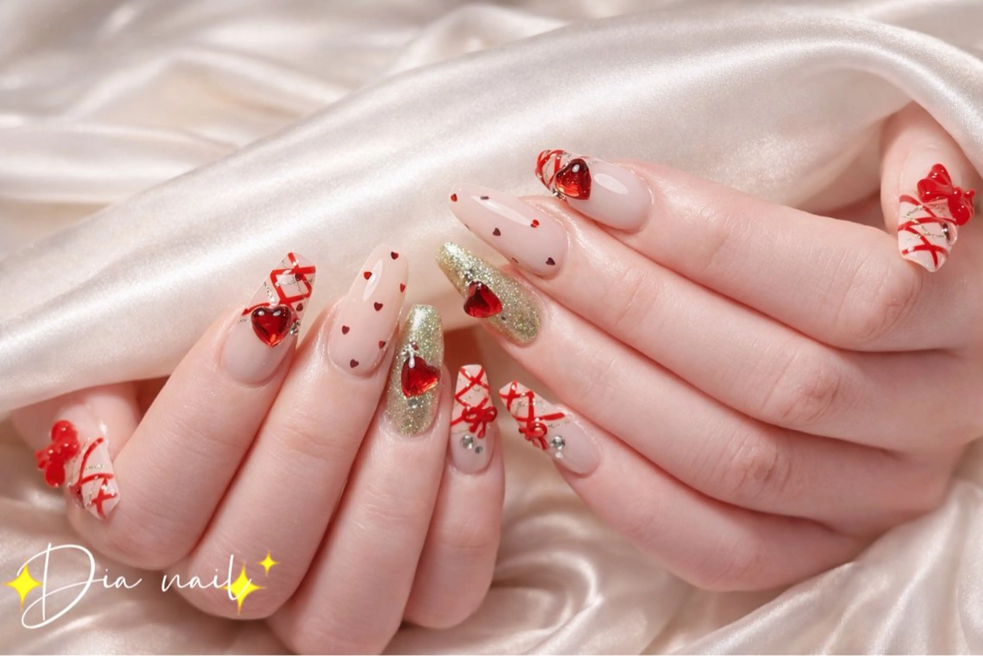 ネイル チークネイル ジェルネイル グラデーション マグネットネイル ニュアンスネイル Di'a nail ネイルサロンのネイルデザイン