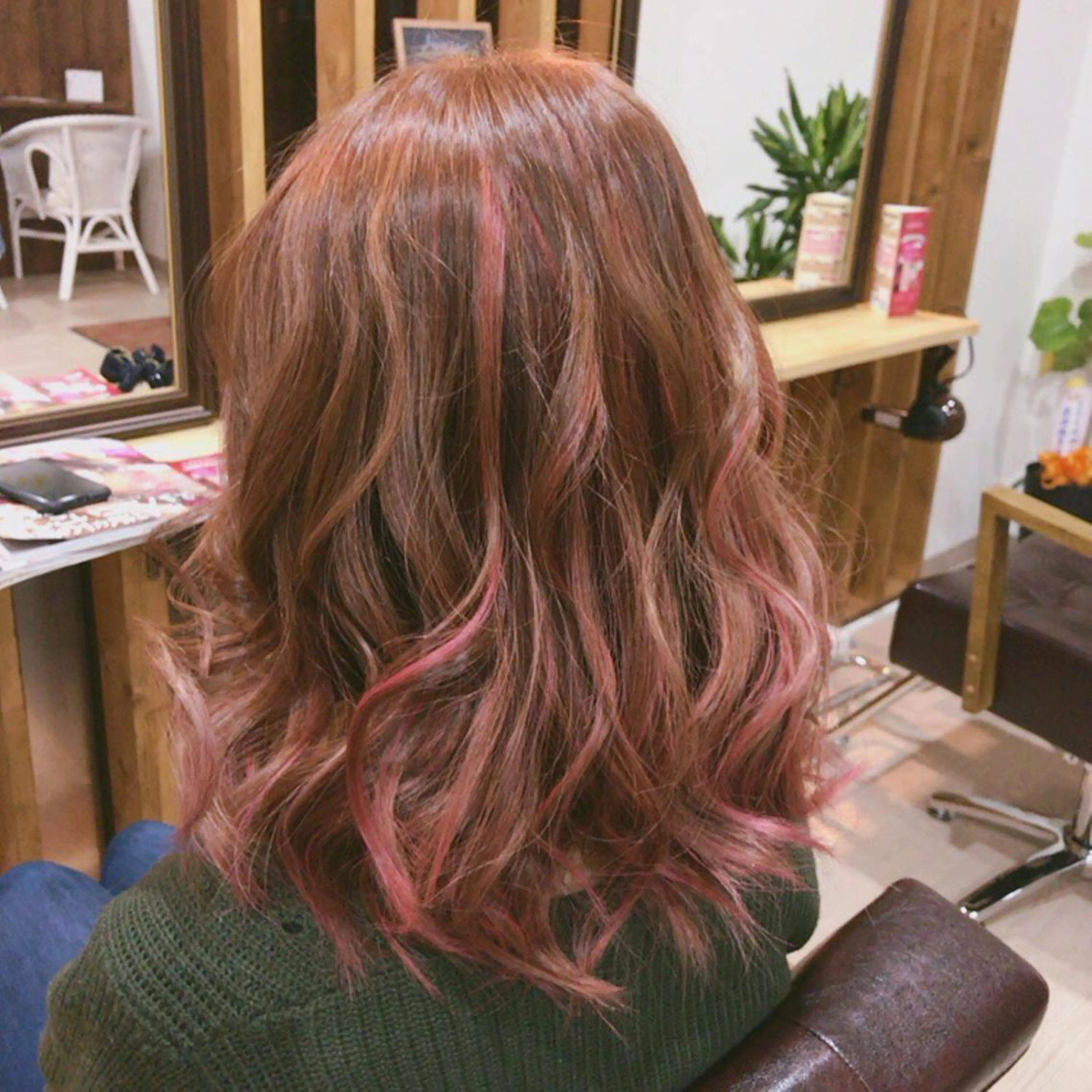 セミロング ハイライト トリートメント naomi (夜間営業受付中★)のヘアスタイル