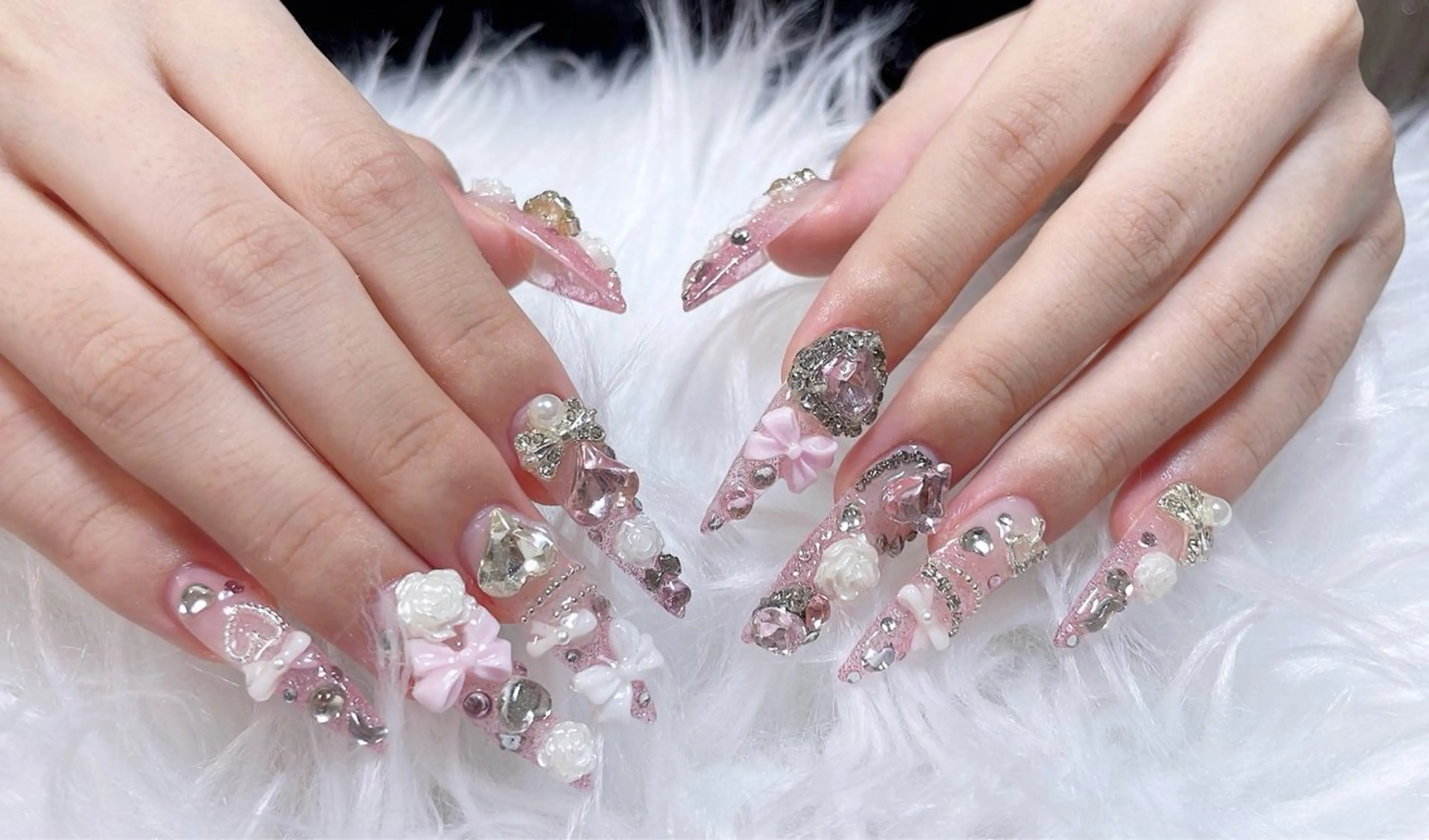 ネイル アニマル柄 チークネイル フラッシュネイル フットネイル フレンチネイル ハンドネイル B·U Nail大宮 長さだし専門店のネイルデザイン