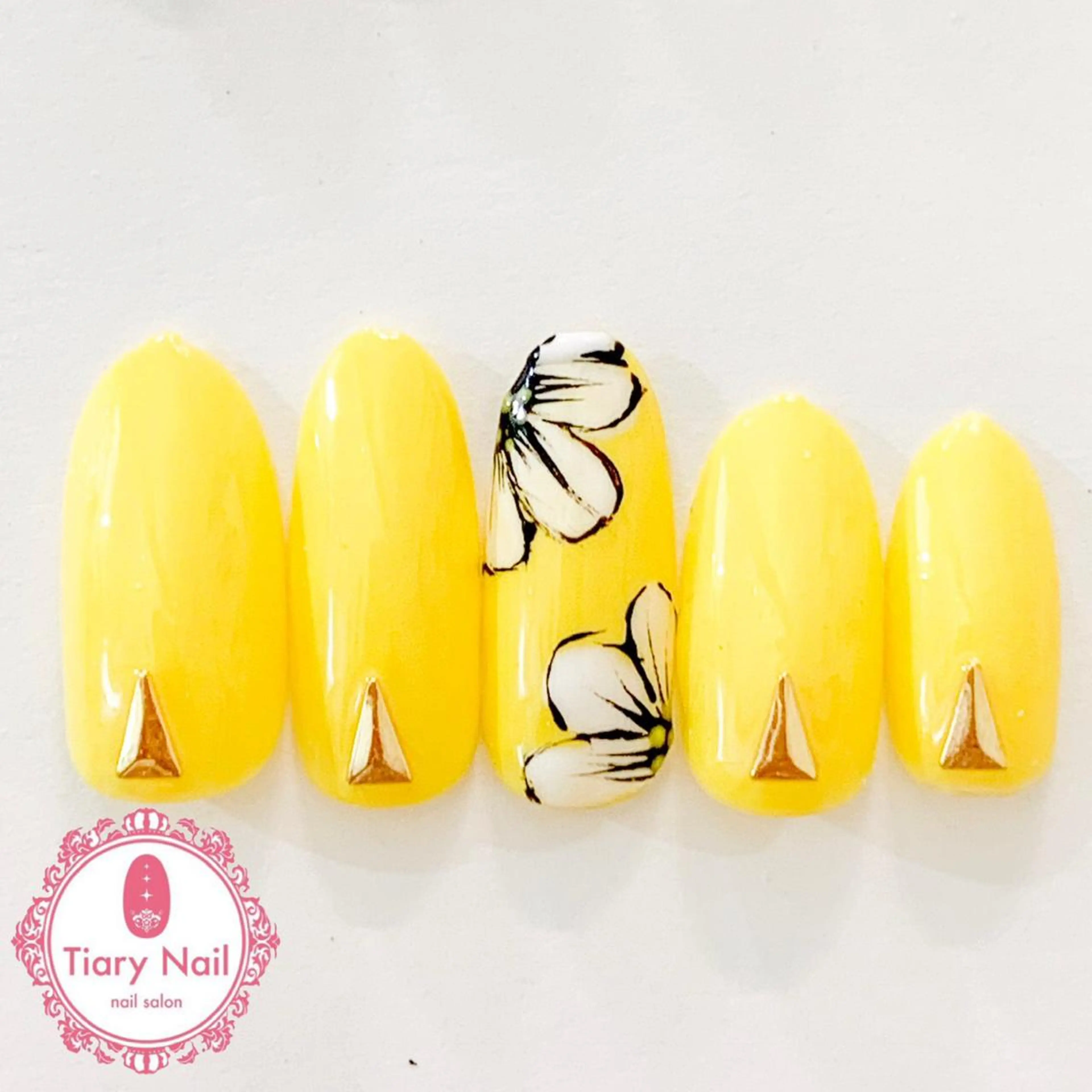 ネイル tiarynail K K🐼のネイルデザイン