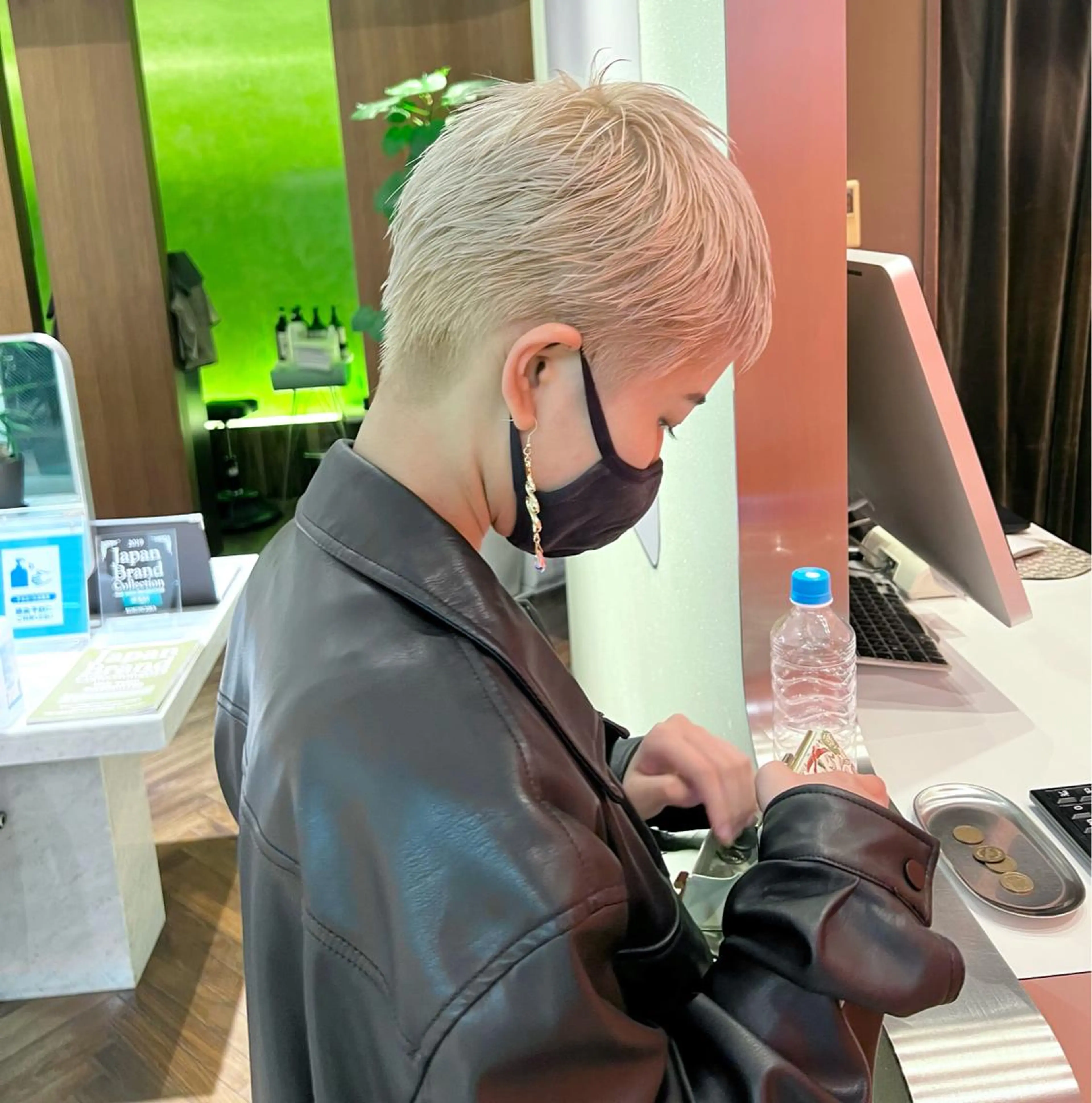 ショート カラー tokute Takahashiのヘアスタイル