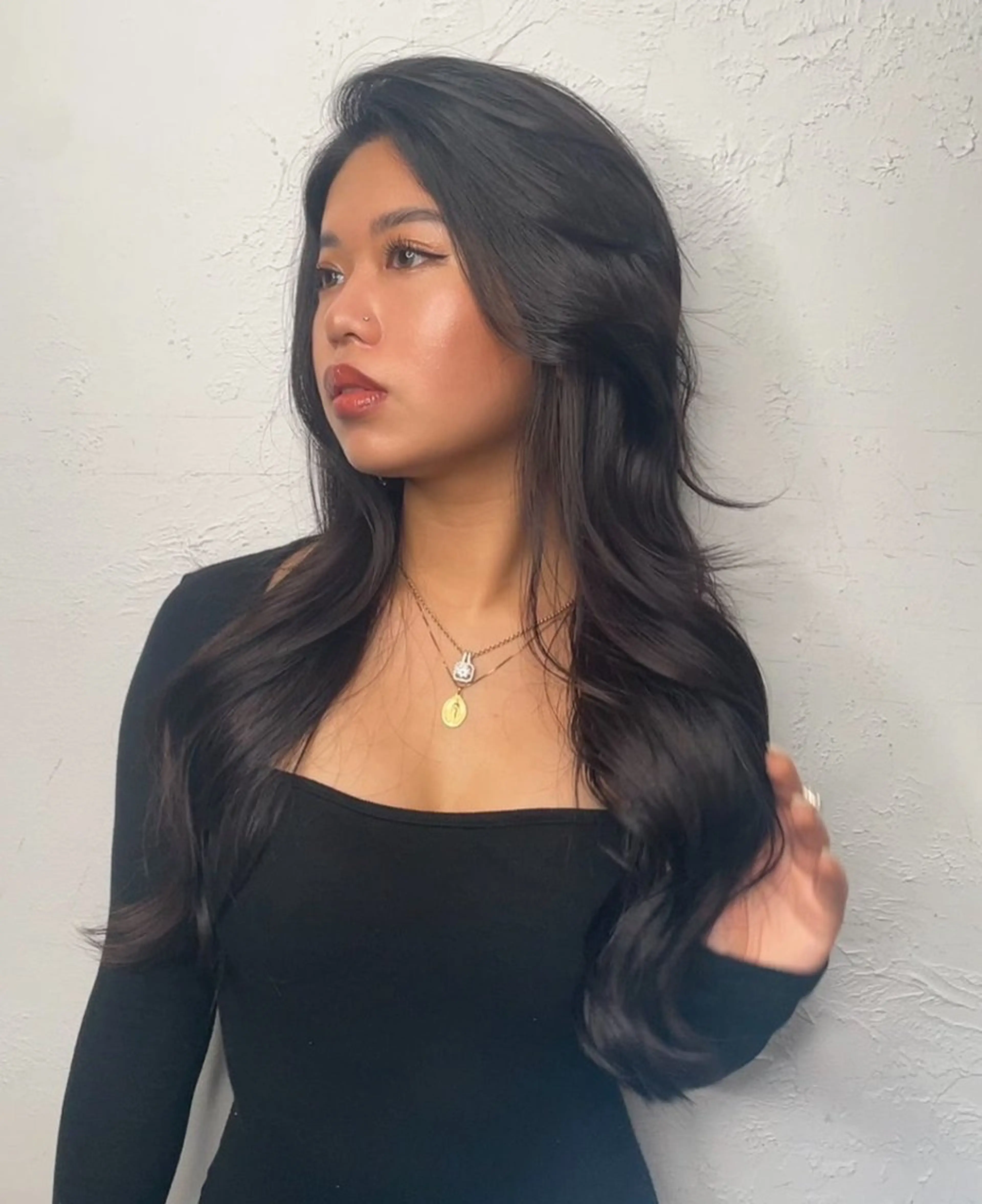 ロング カラー 黒髪 ブリーチ ブリーチなしカラー RINA ブリーチ / 海外レイヤーのヘアスタイル