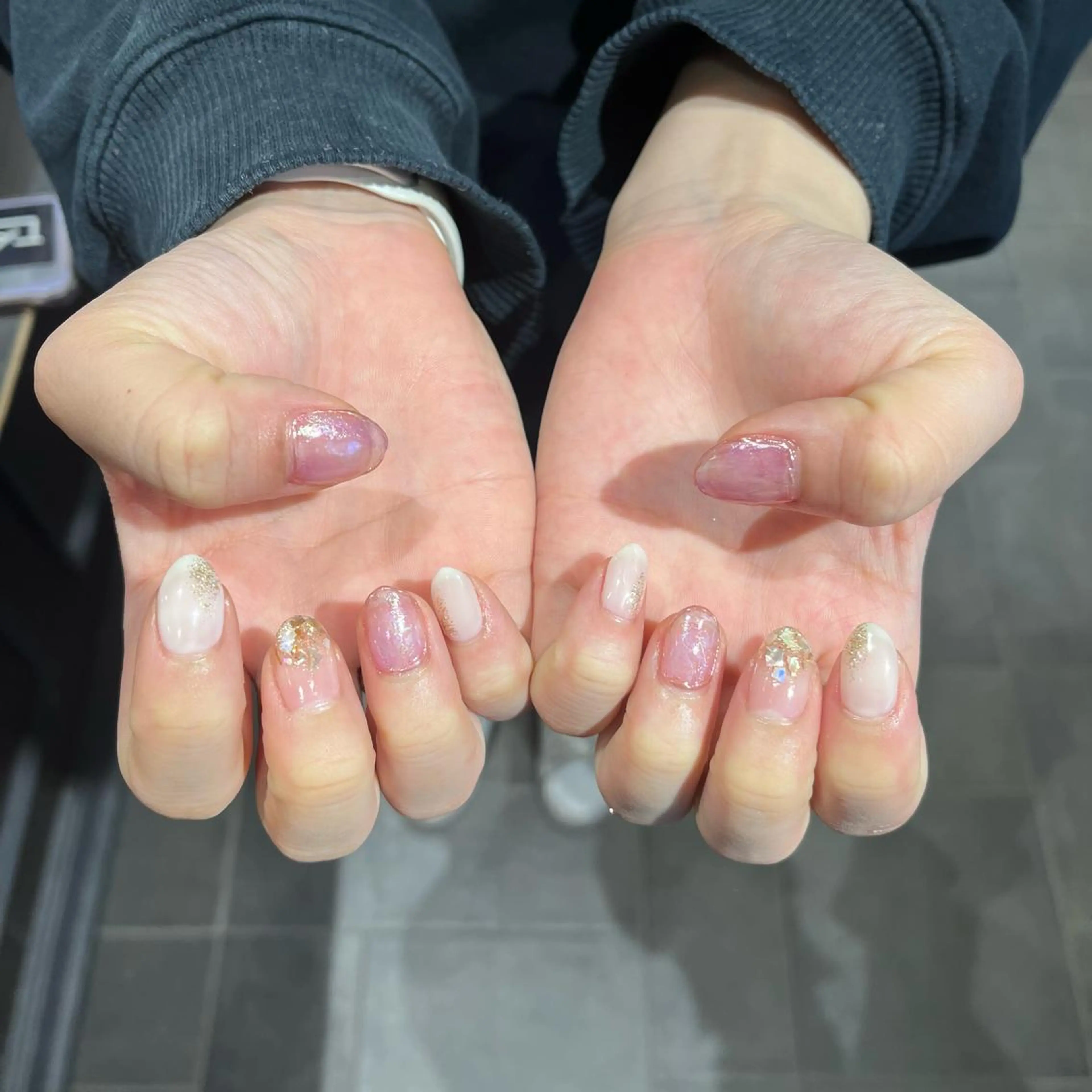 ネイル ニュアンスネイル 鈴木 里奈のネイルデザイン