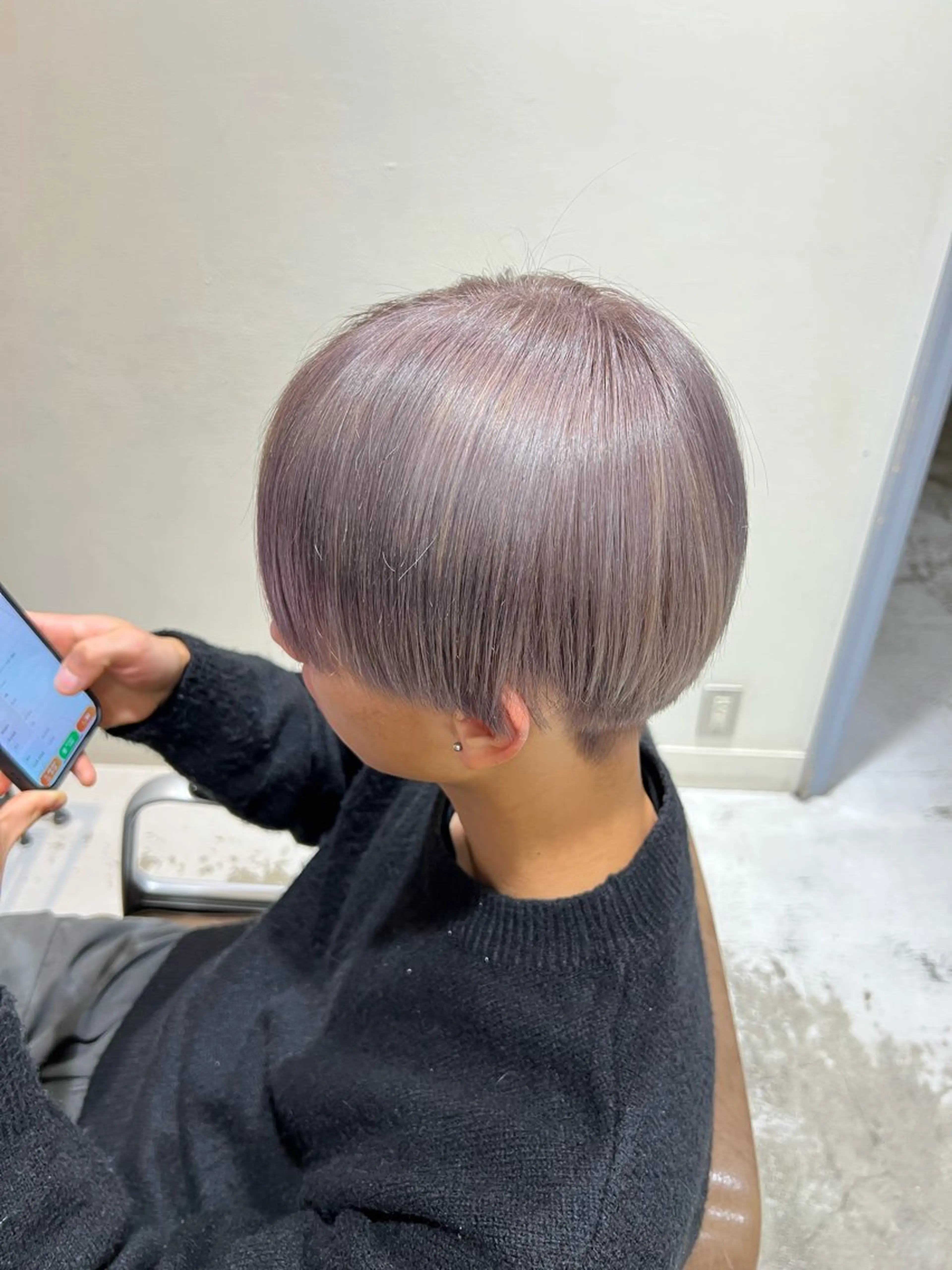 ショート カラー ブリーチ ラベンダーカラー 森川 好羽のヘアスタイル