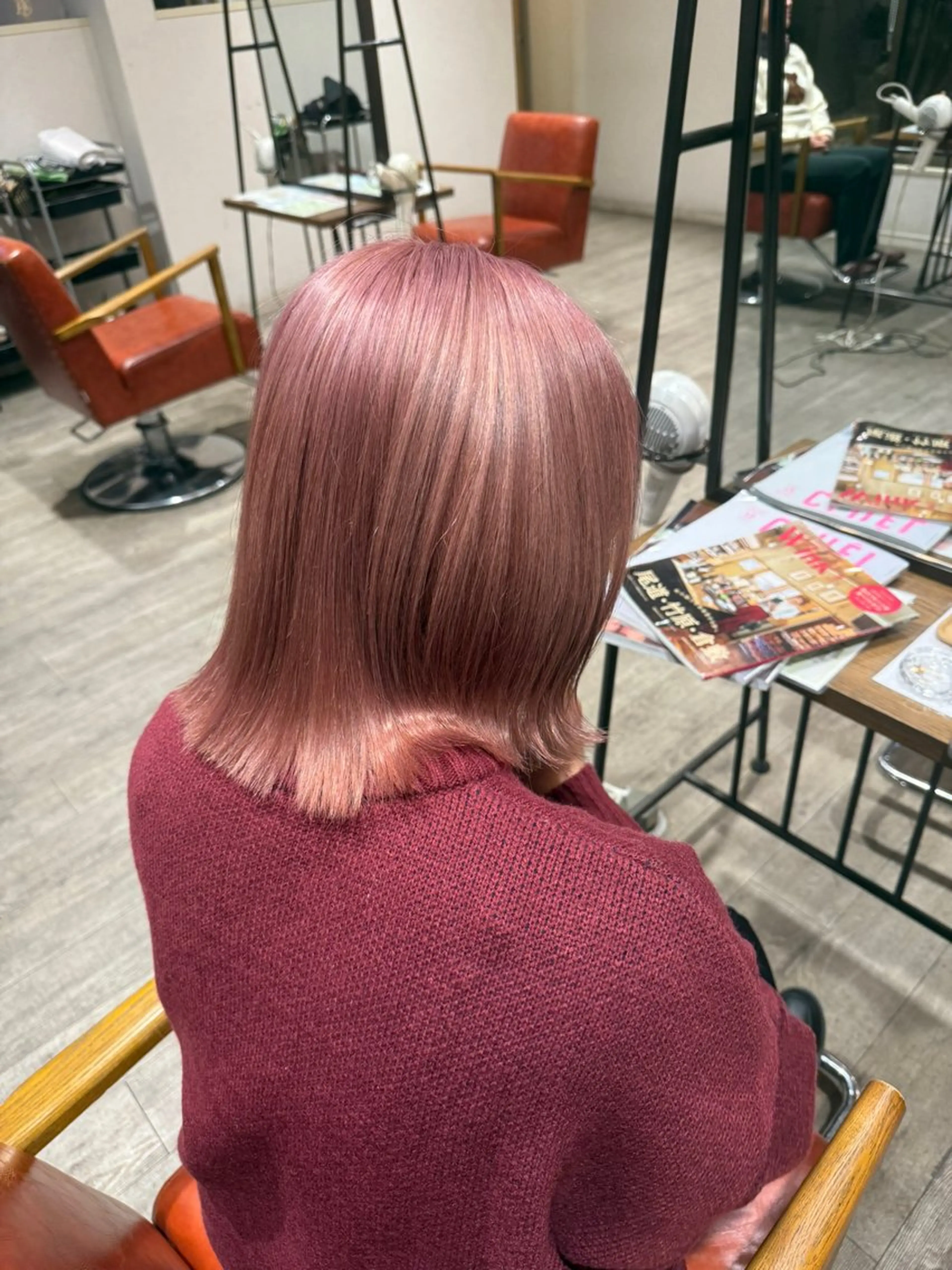 ミディアム カラー ブリーチ ピンクカラー ホワイトピンク 岡田 真弥のヘアスタイル