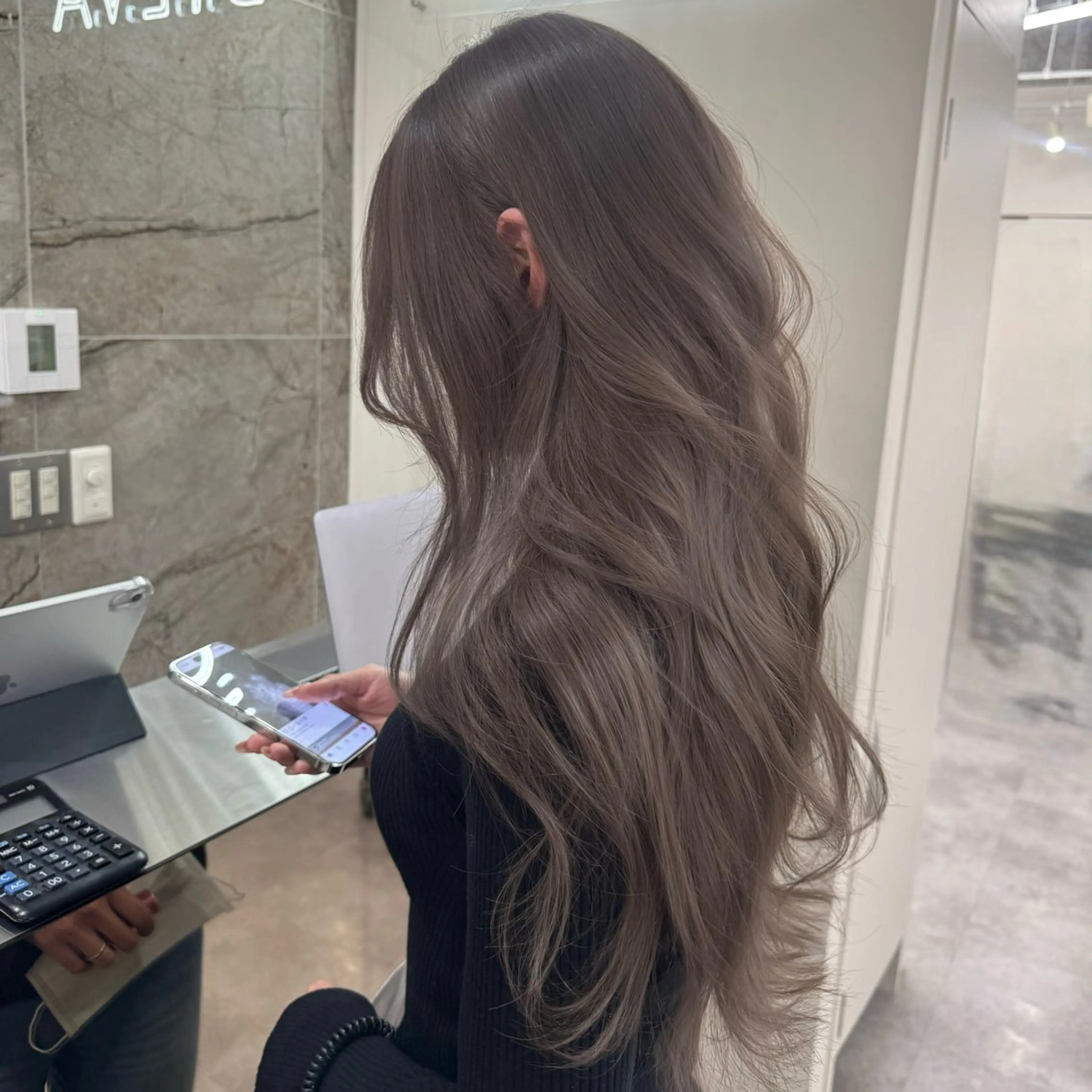 ロング カラー ブリーチ ヘアカラー トリートメント 🎀レイヤー×透明感 ×髪質改善🎀米田のヘアスタイル