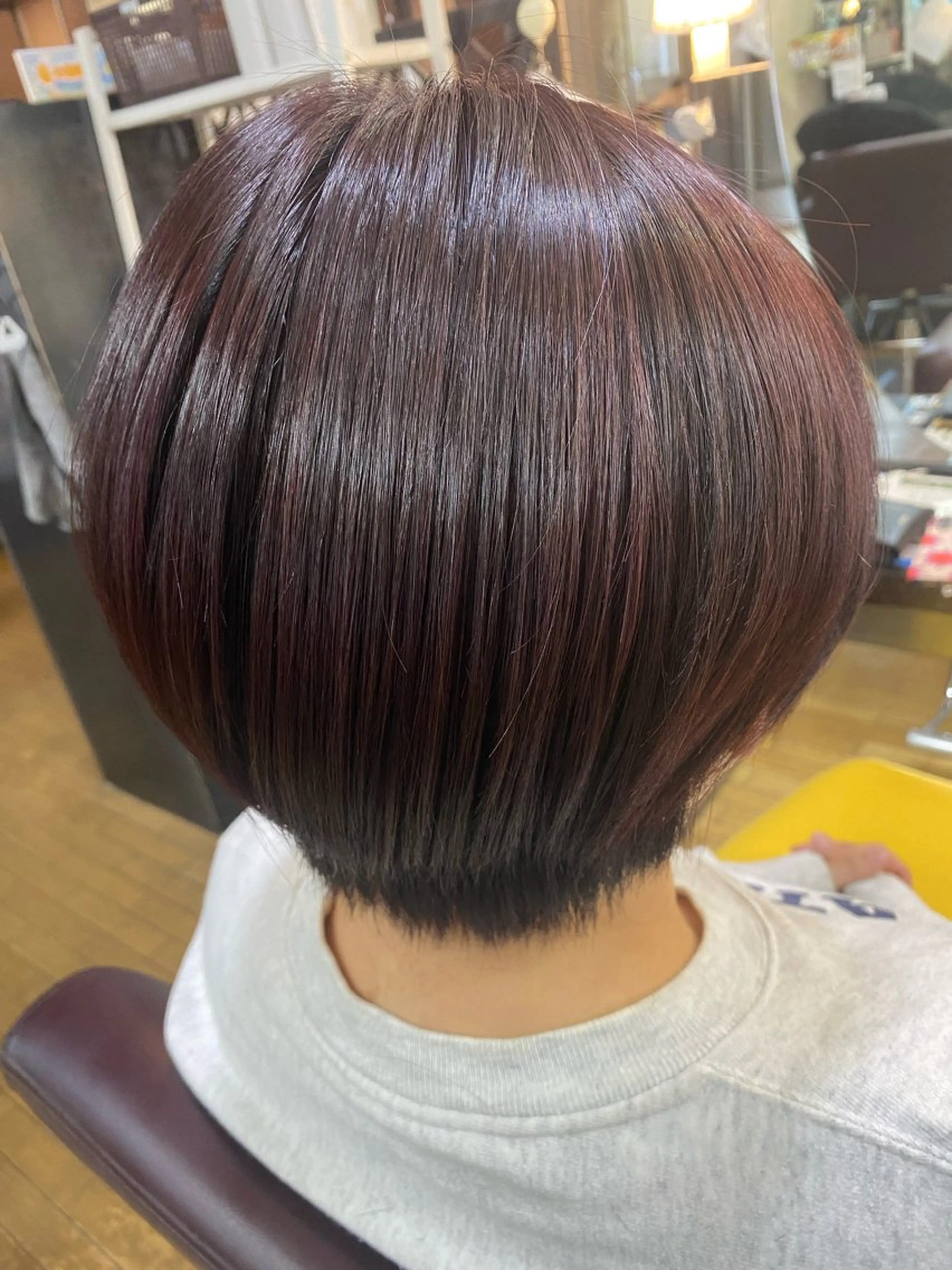 ショート カラー ボルドーカラー ハイライトカラー ハイライト ラピスキーズ 寺本のヘアスタイル