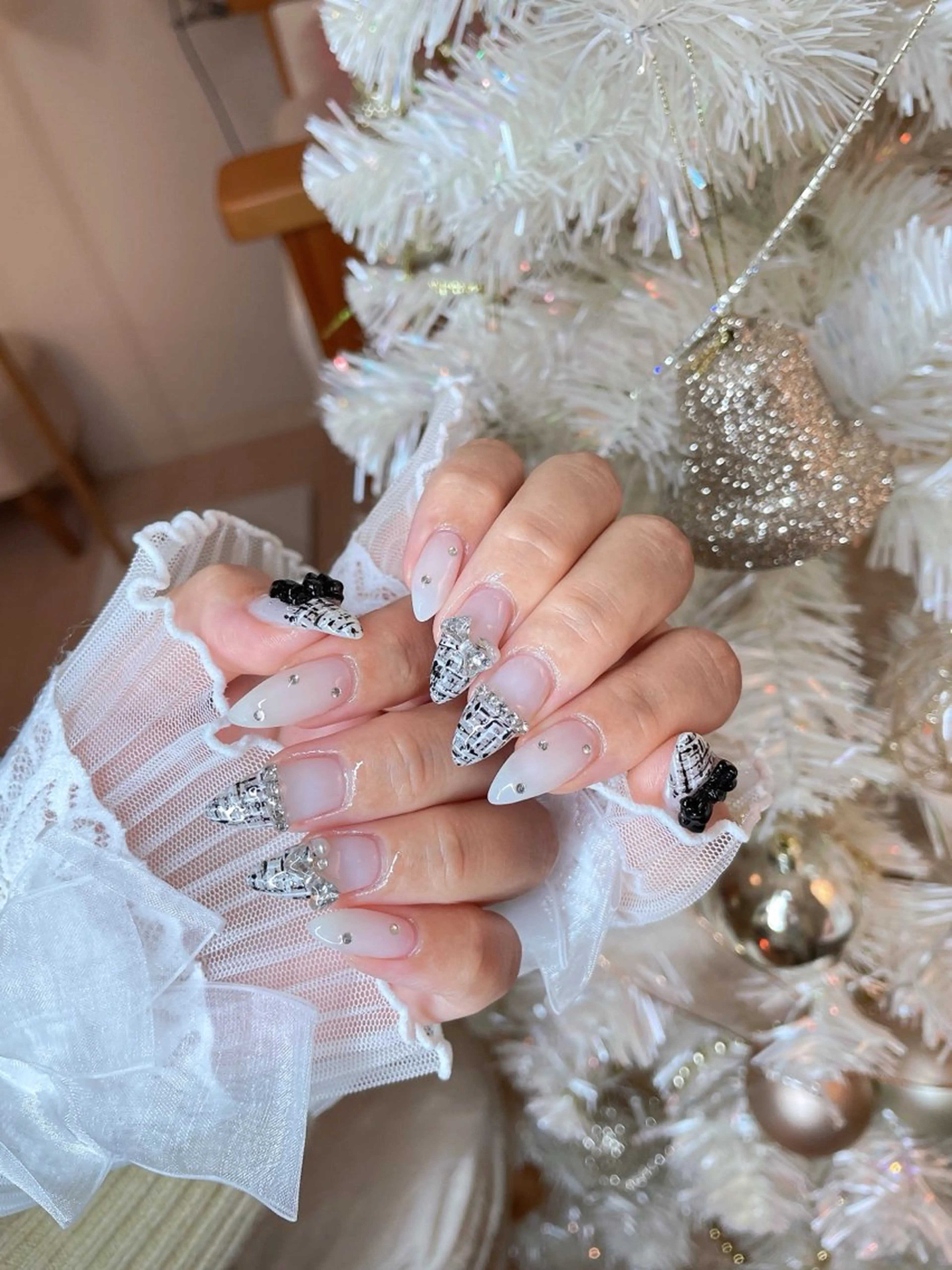 ネイル 23時まで❤︎韓国、 ワンホンネイルのネイルデザイン