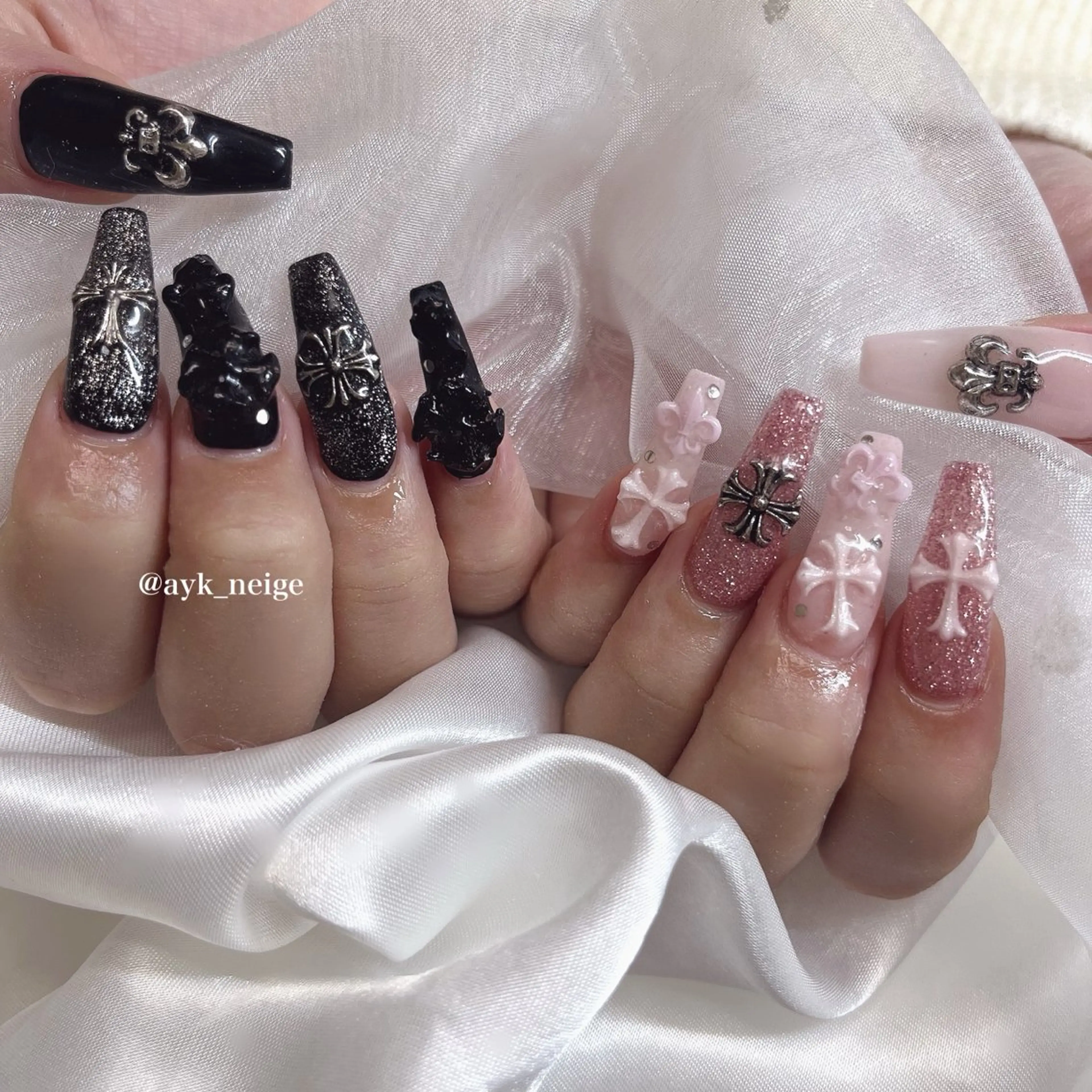 ネイル フットネイル キラキラネイル 韓国ネイル リボン シンプルネイル n'eige nail所属・大谷 綾香のネイルデザイン