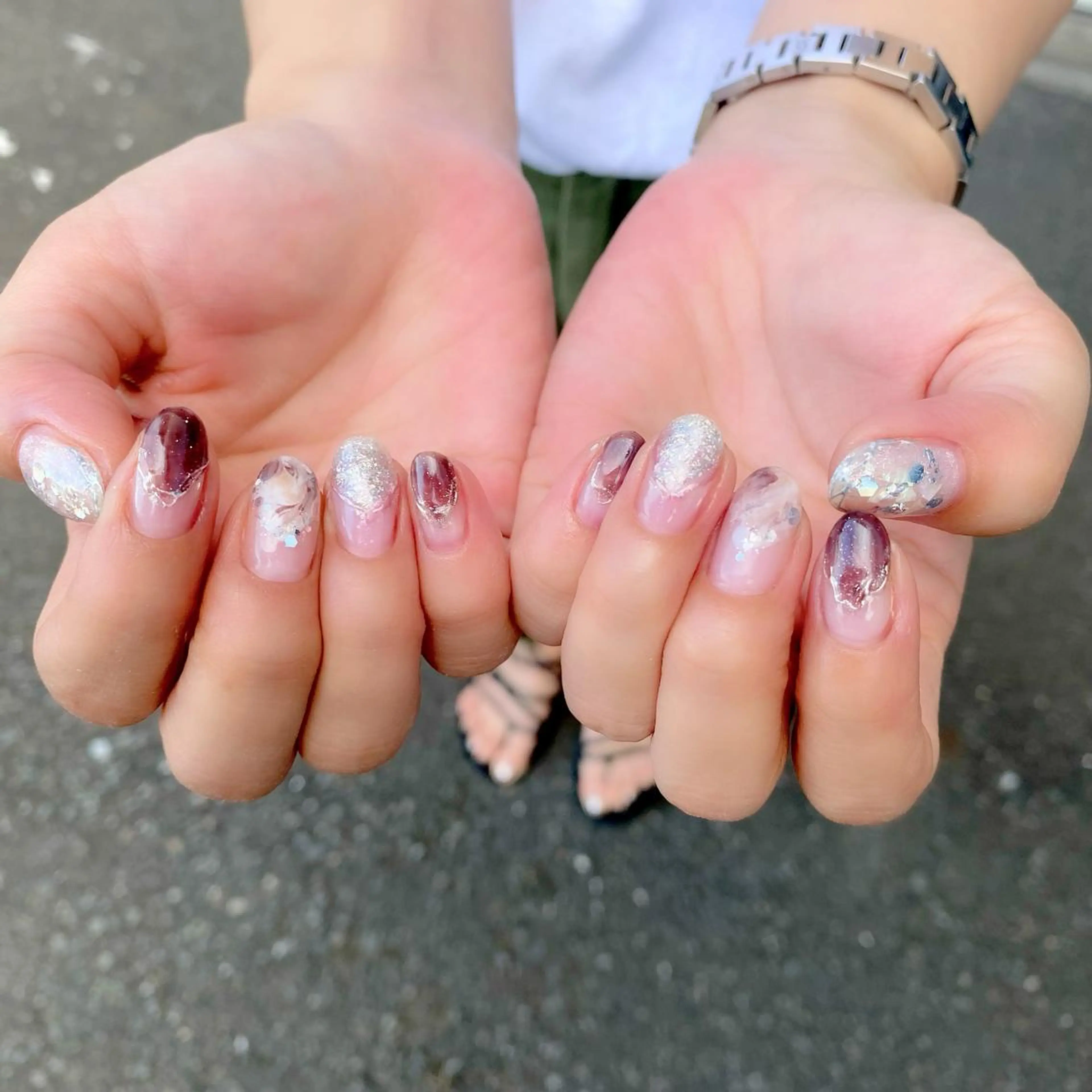 ミディアム カラー パーマ ヘアアレンジ メンズ キッズ ネイル マツエク・マツパ アイブロウ ブラウンカラー カラーマツエク ブラウン フットネイル キラキラネイル ハンドネイル Salon Kのネイルデザイン