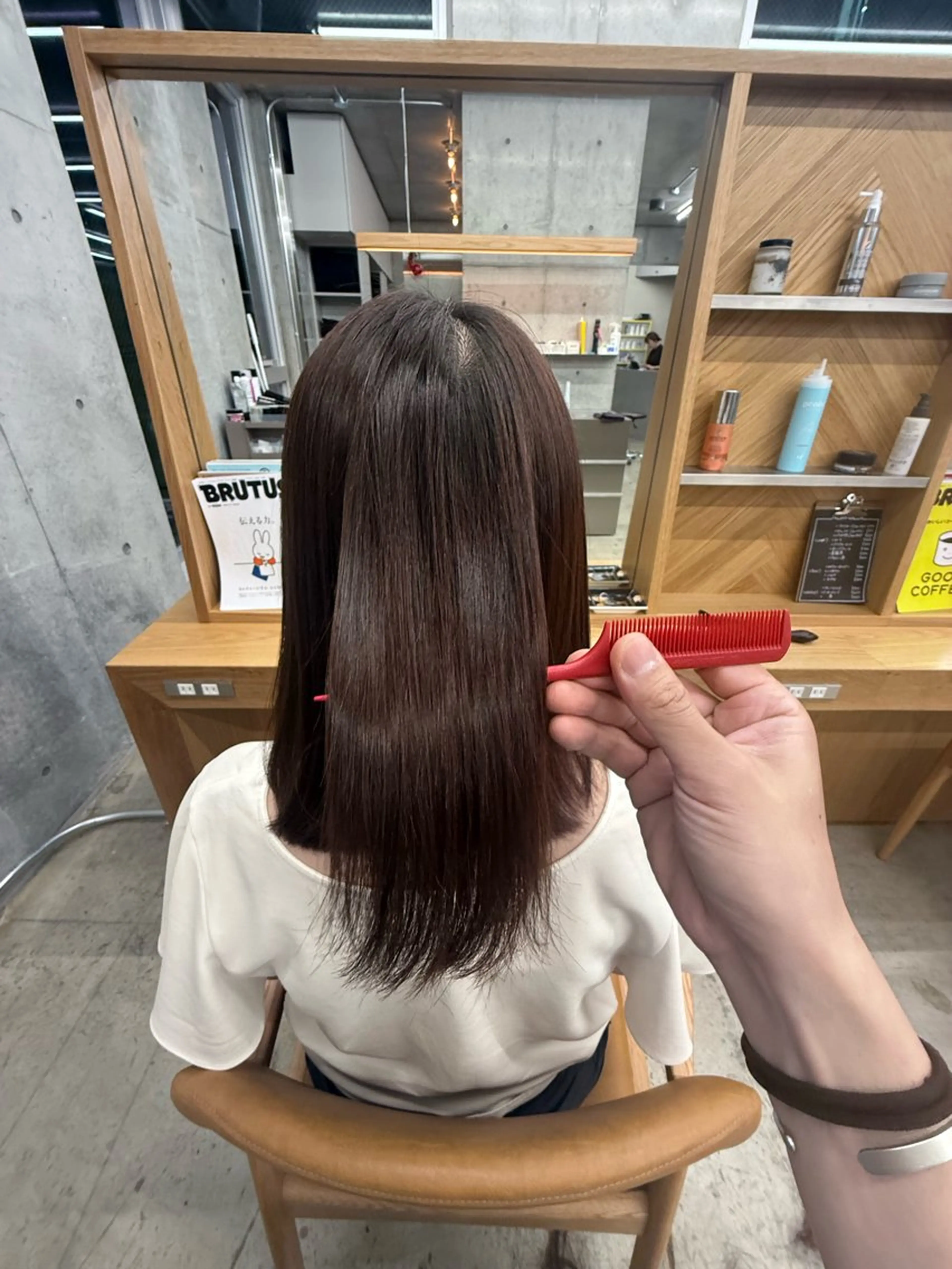 ロング ロングレイヤー アッシュ 顔周りカット 韓国風ヘア レイヤーカット カット 縮毛矯正 トリートメント 誰より丁寧なカット/ 小林輝/レイヤーのヘアスタイル