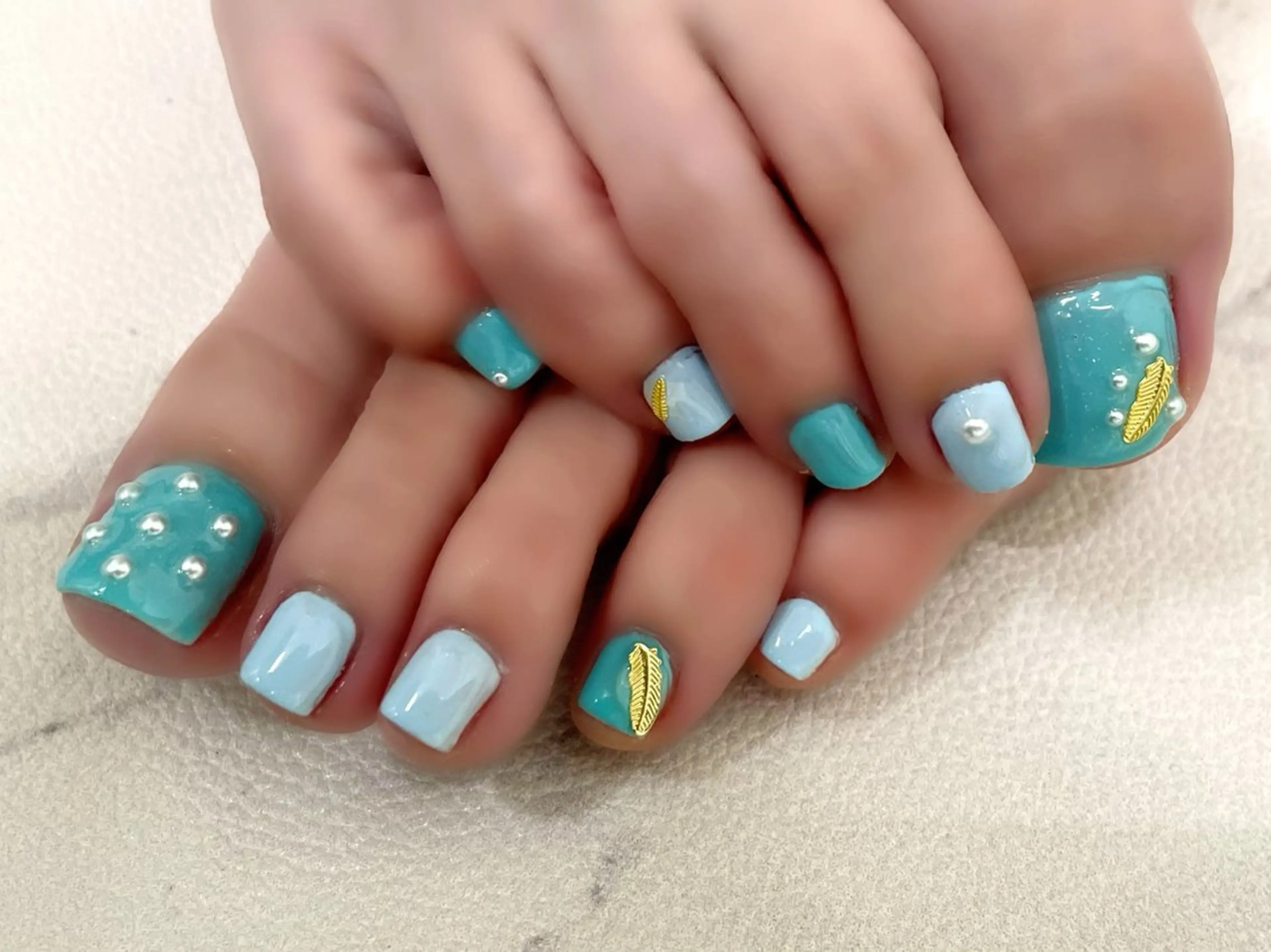 ネイル AYA Reginaのネイルデザイン