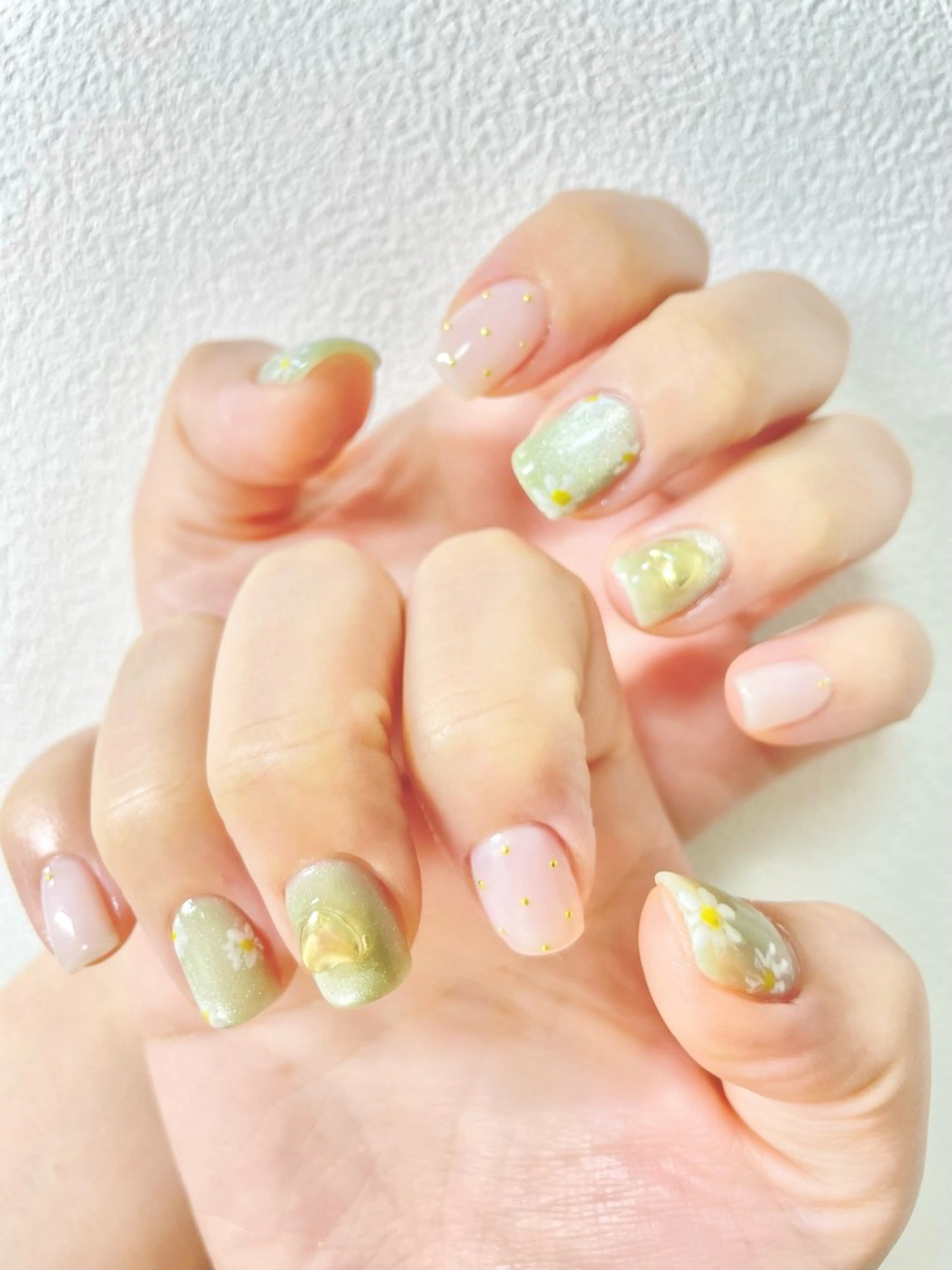 ネイル グリーン マグネットネイル 春ネイル はなねいる Hananailのネイルデザイン