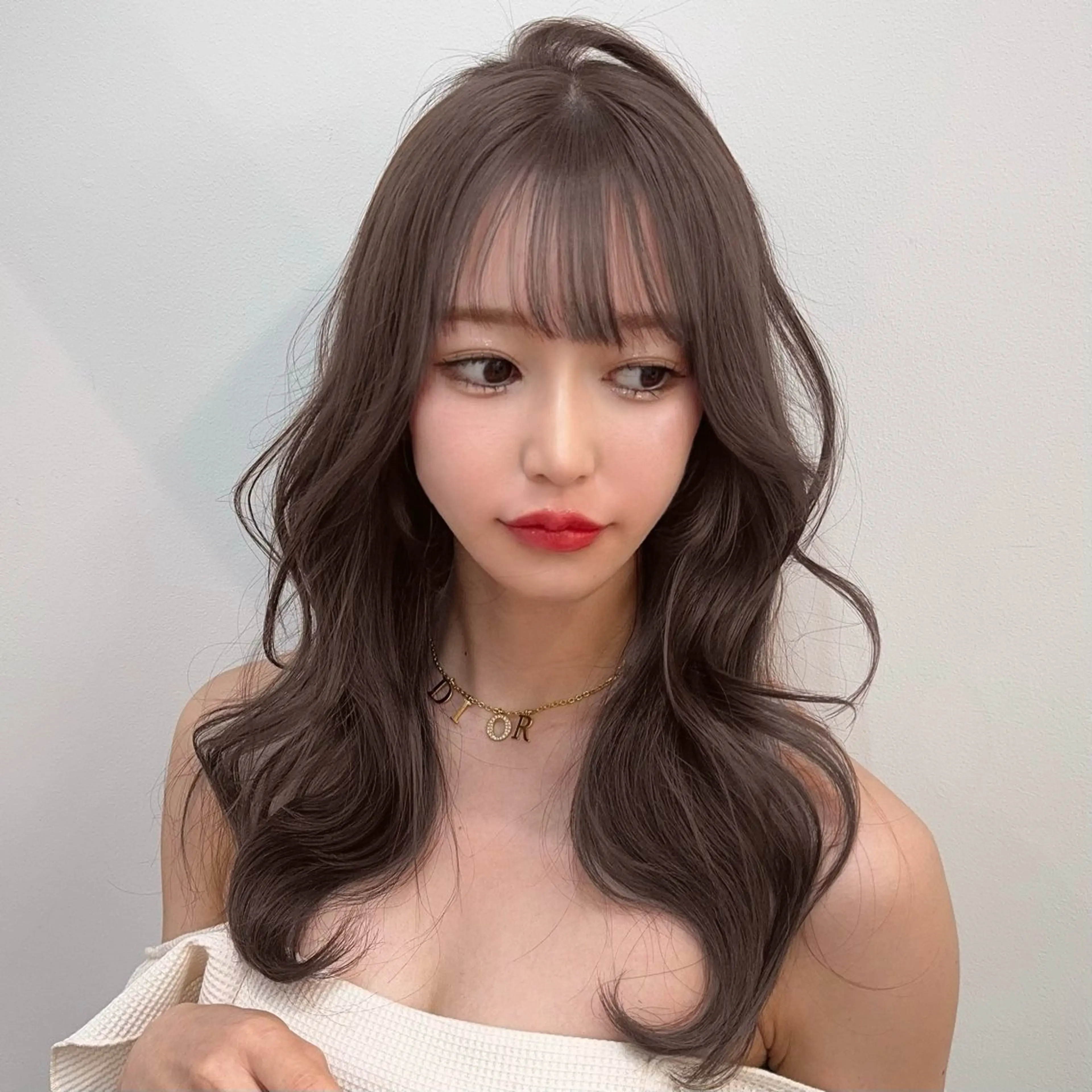 ミディアム カット ヘアカラー トリートメント サロウィン新宿三丁目East所属・顔周りレイヤー/新宿 /モテ艶カラー/航介のヘアスタイル