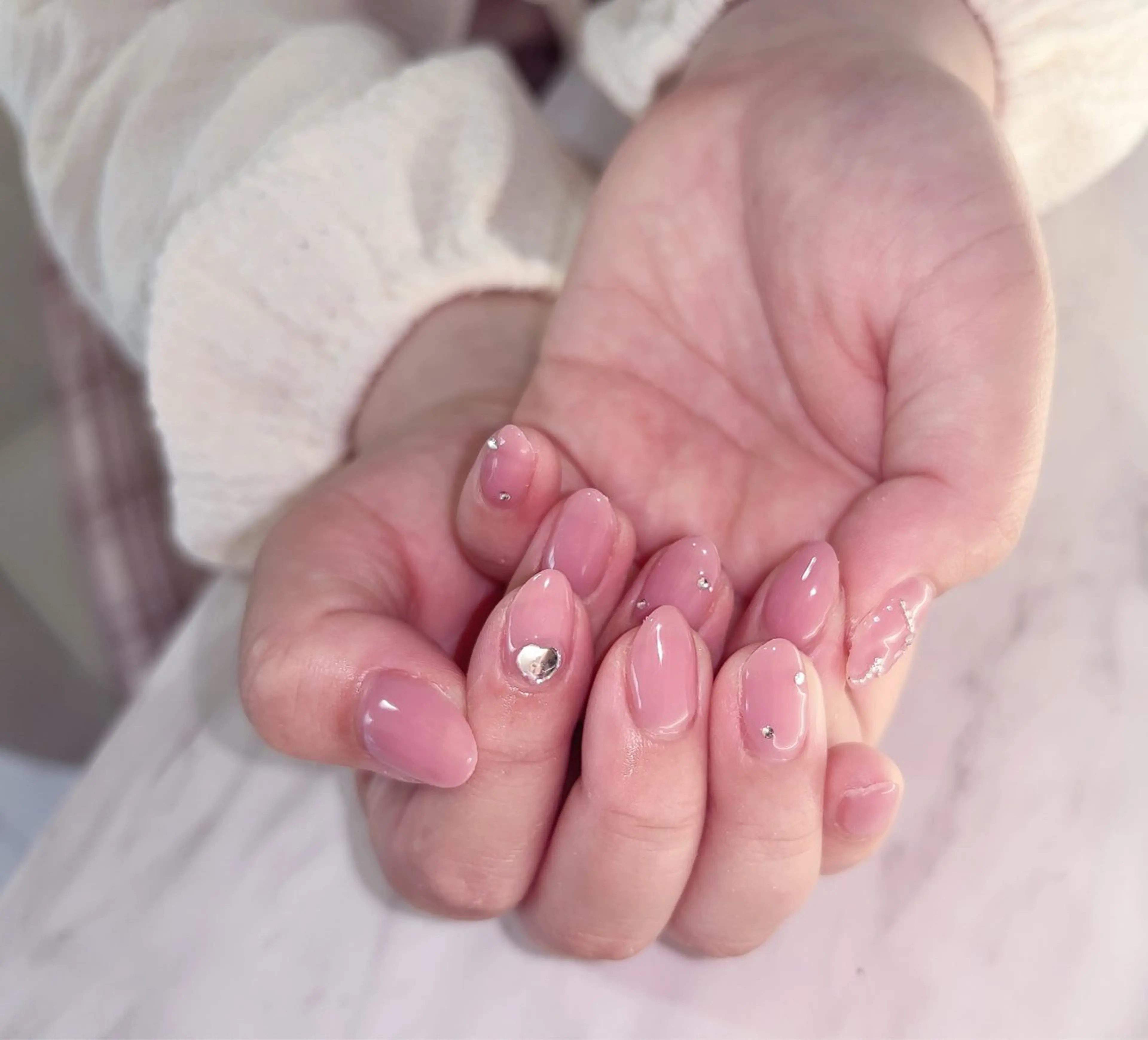 ネイル HENECY🍓 momokaのネイルデザイン