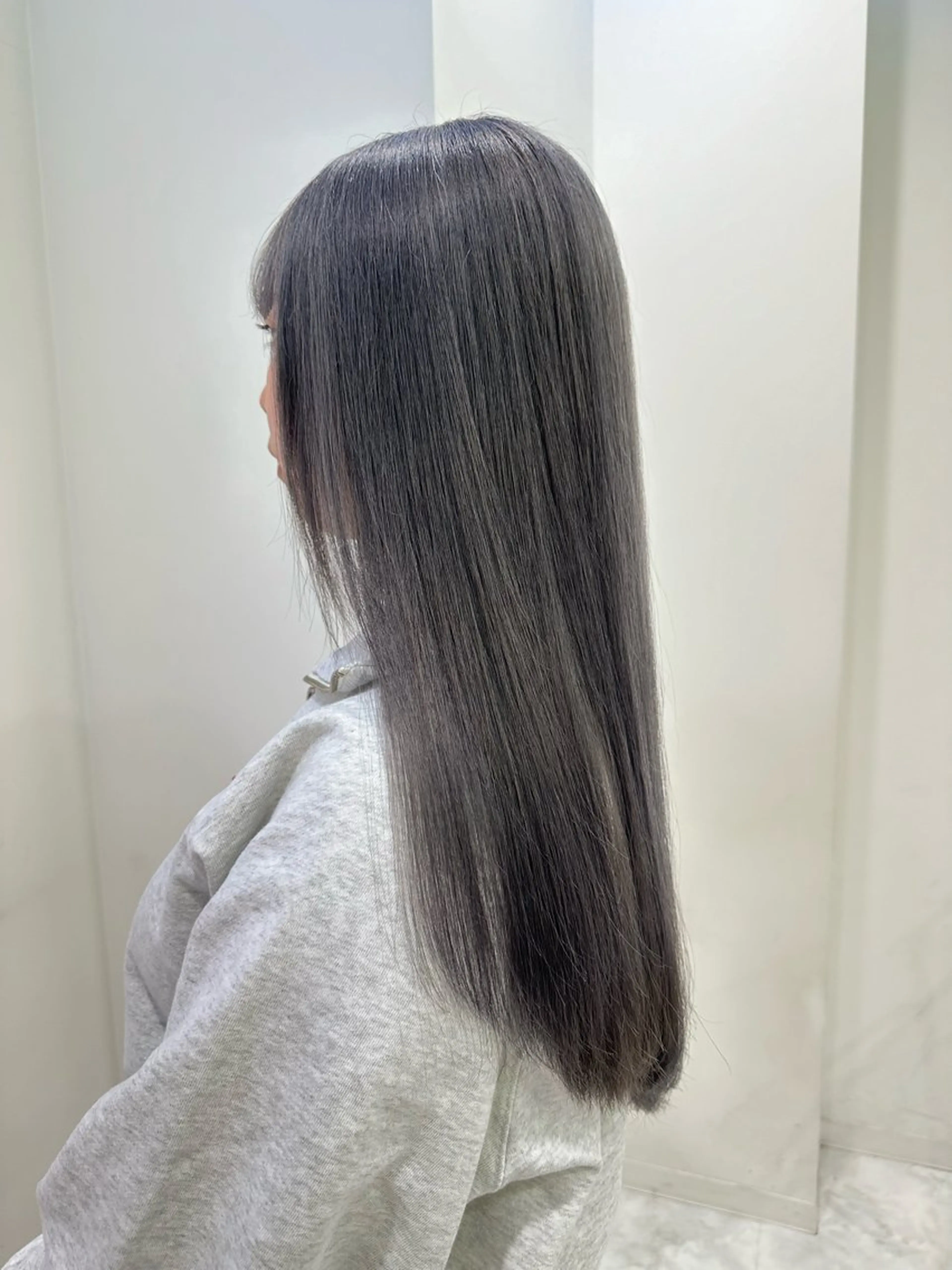 ロング カラー グレージュ シルバー ヘアカラー トリートメント 渋谷/透明感カラー /半個室/こうめいのヘアスタイル