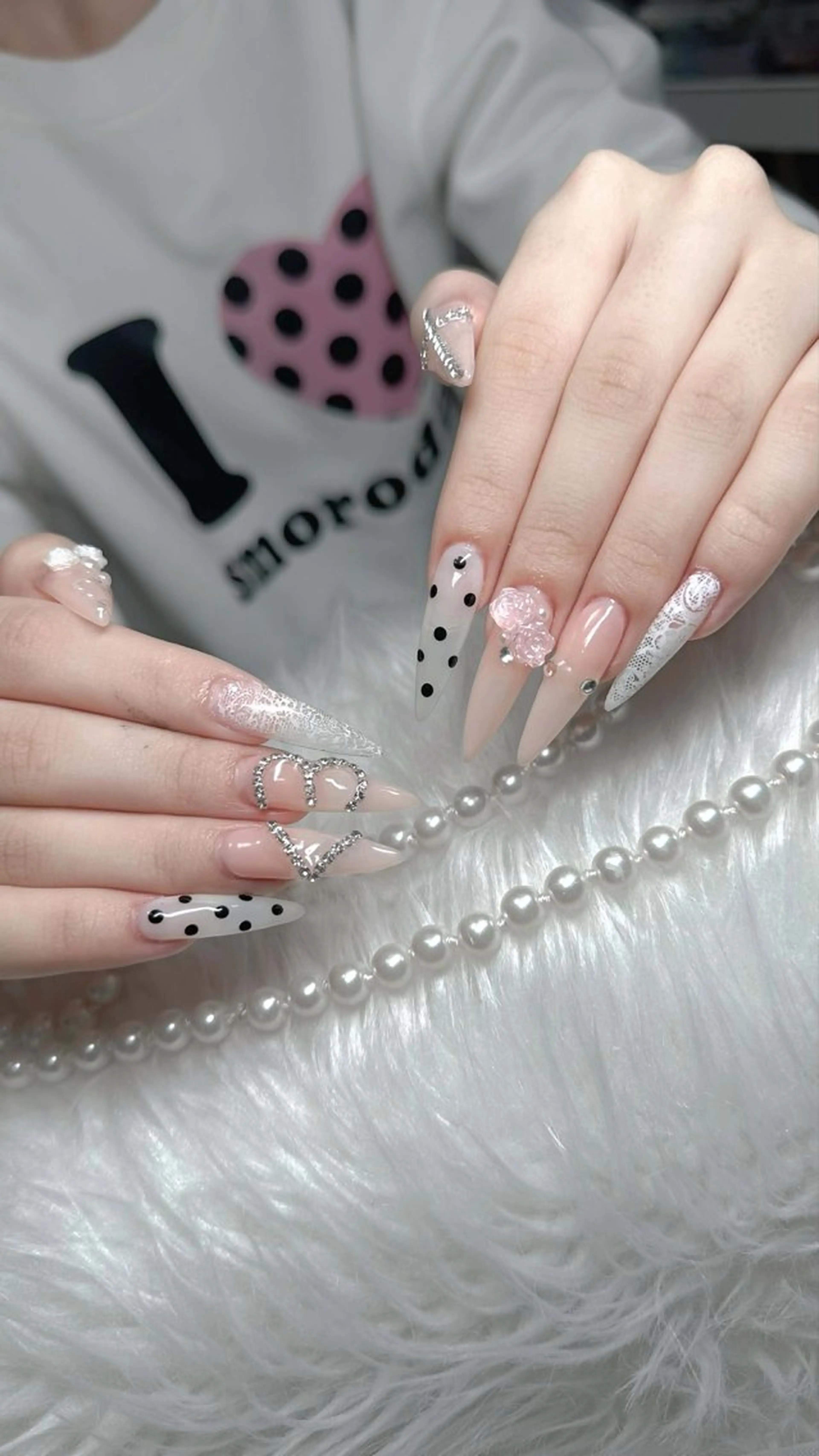 ネイル フレンチネイル ジェルネイル ガラスフレンチ ハロウィン ハート ハンドネイル H.baby Nail Salonのネイルデザイン