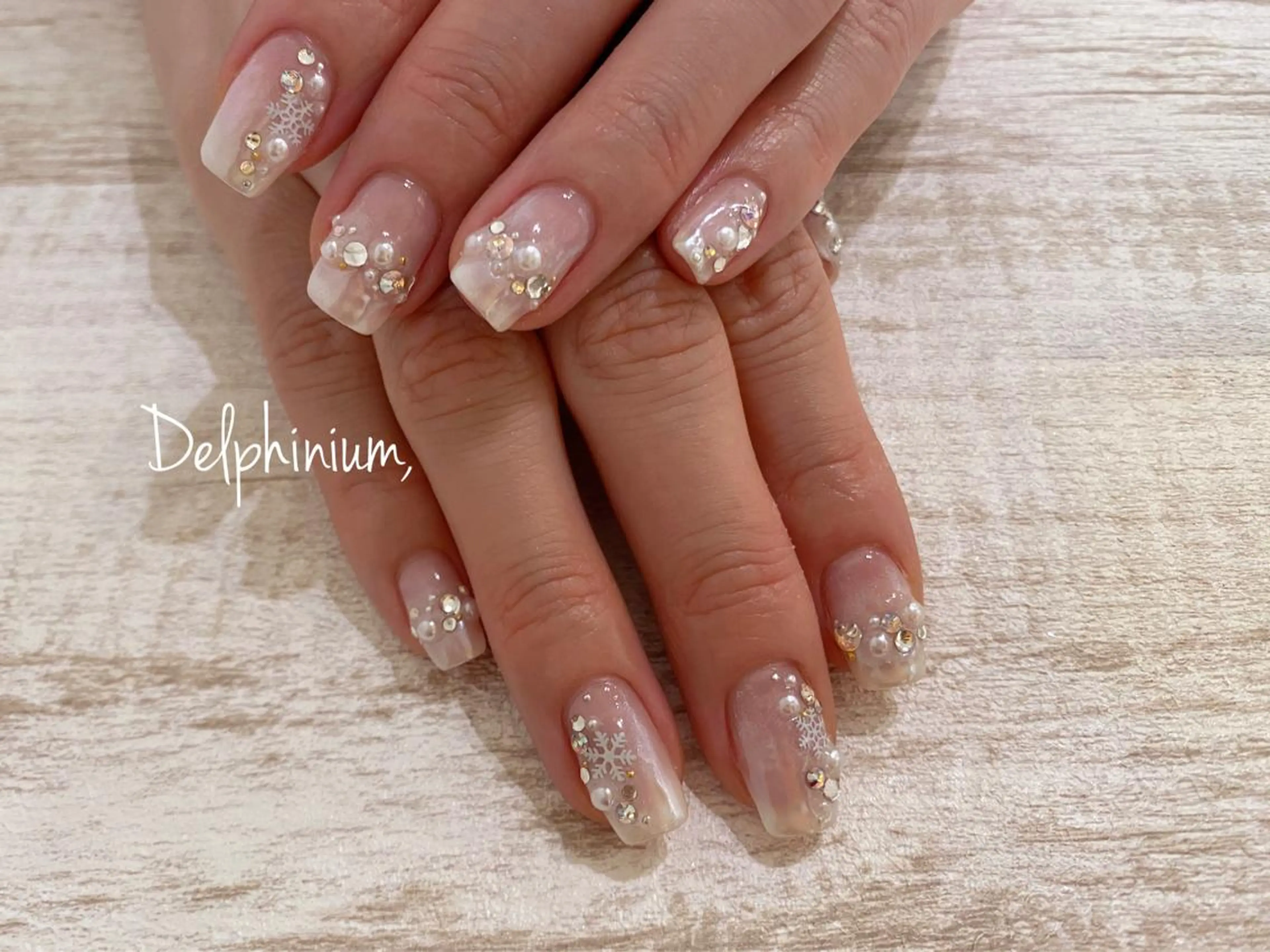 ネイル ミラーネイル ホワイト ハンドネイル 岡本 友恵のネイルデザイン