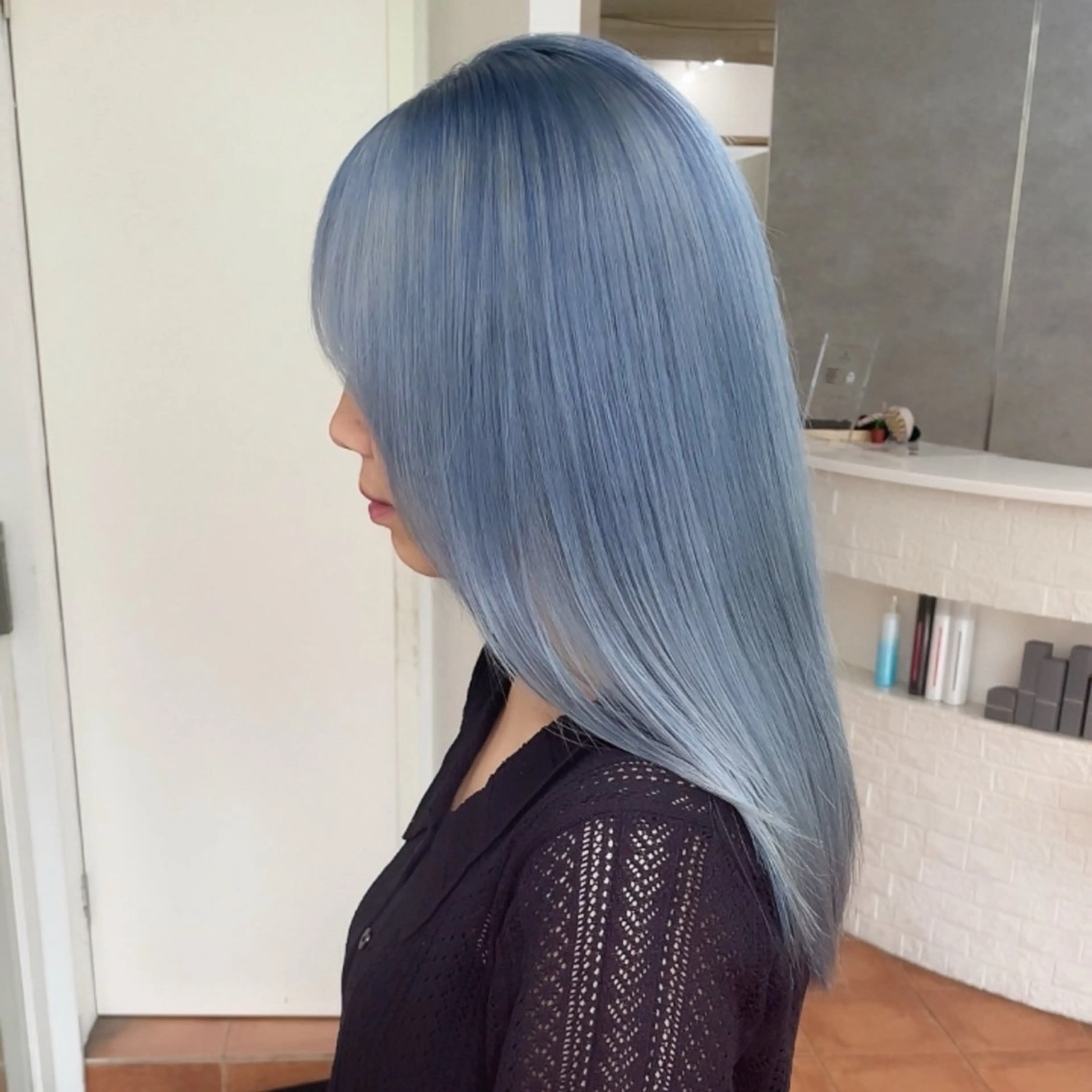ロング カラー ブリーチ ブルーカラー ケアブリーチ ハイトーンカラー ブリーチなしピンク 赤井龍斗のヘアスタイル