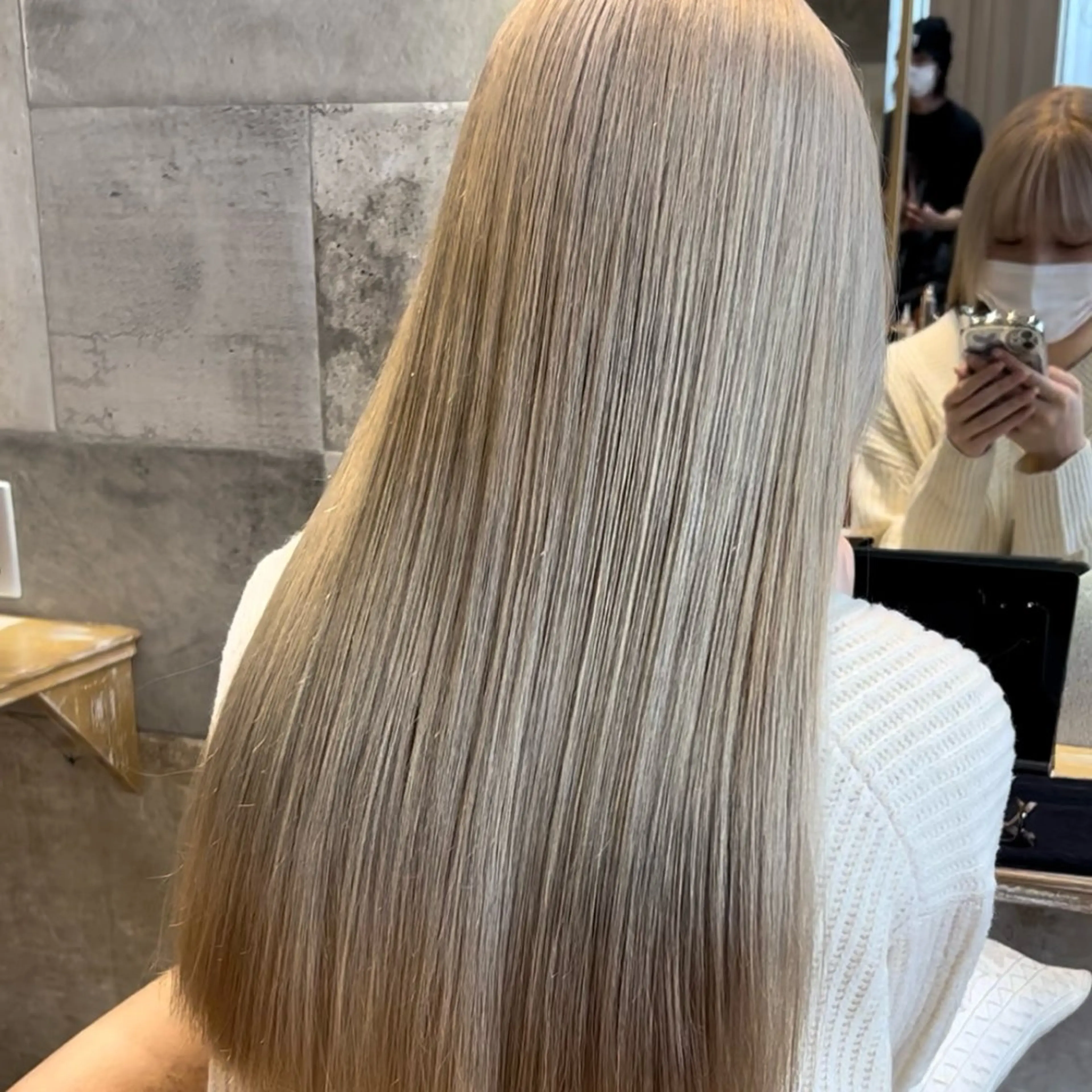 ロング カラー ヘアカラー 棚瀬 寧麻のヘアスタイル