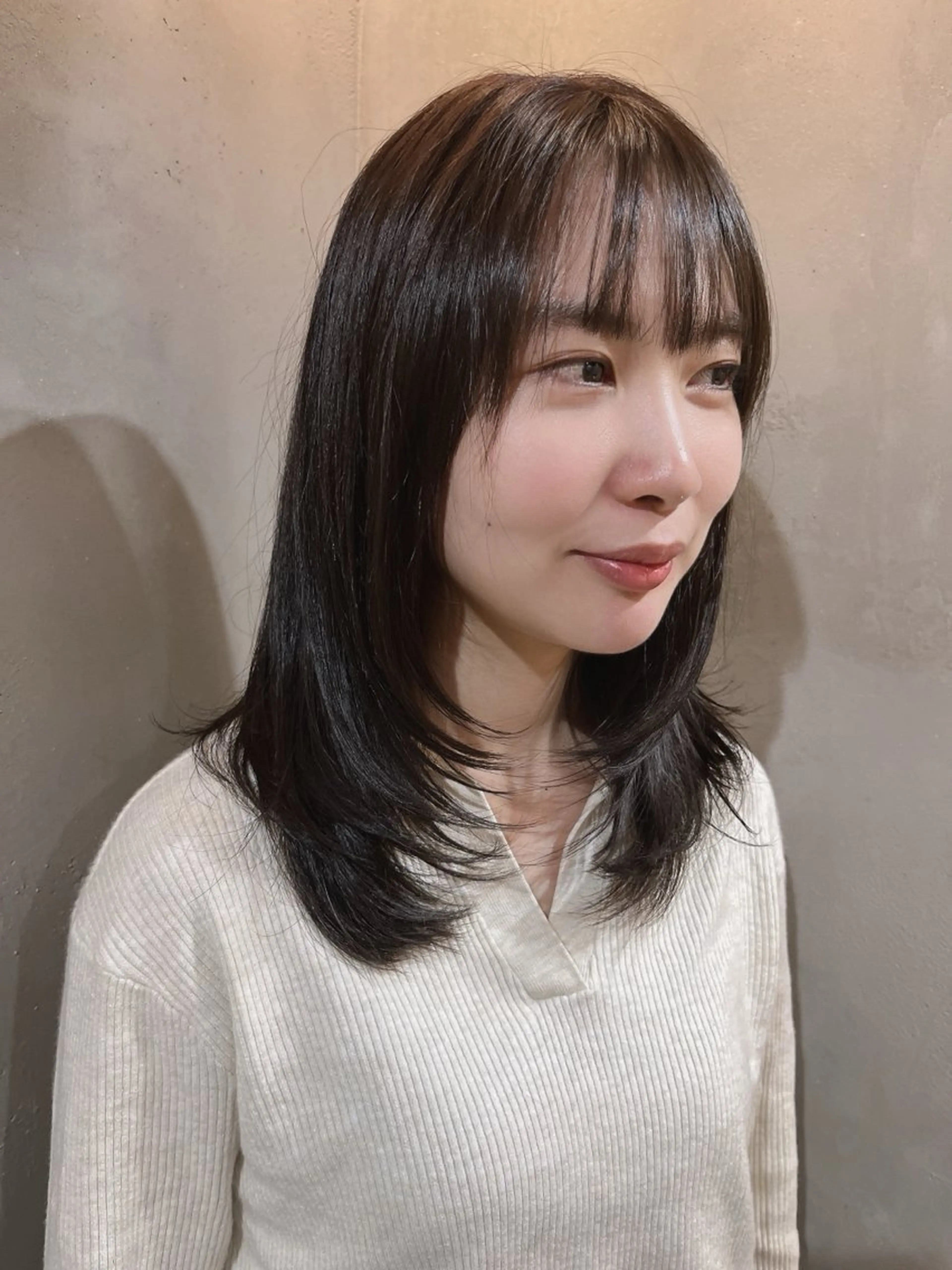 ミディアム 顔周りカット レイヤーカット カット .side所属・Sa toshiのヘアスタイル