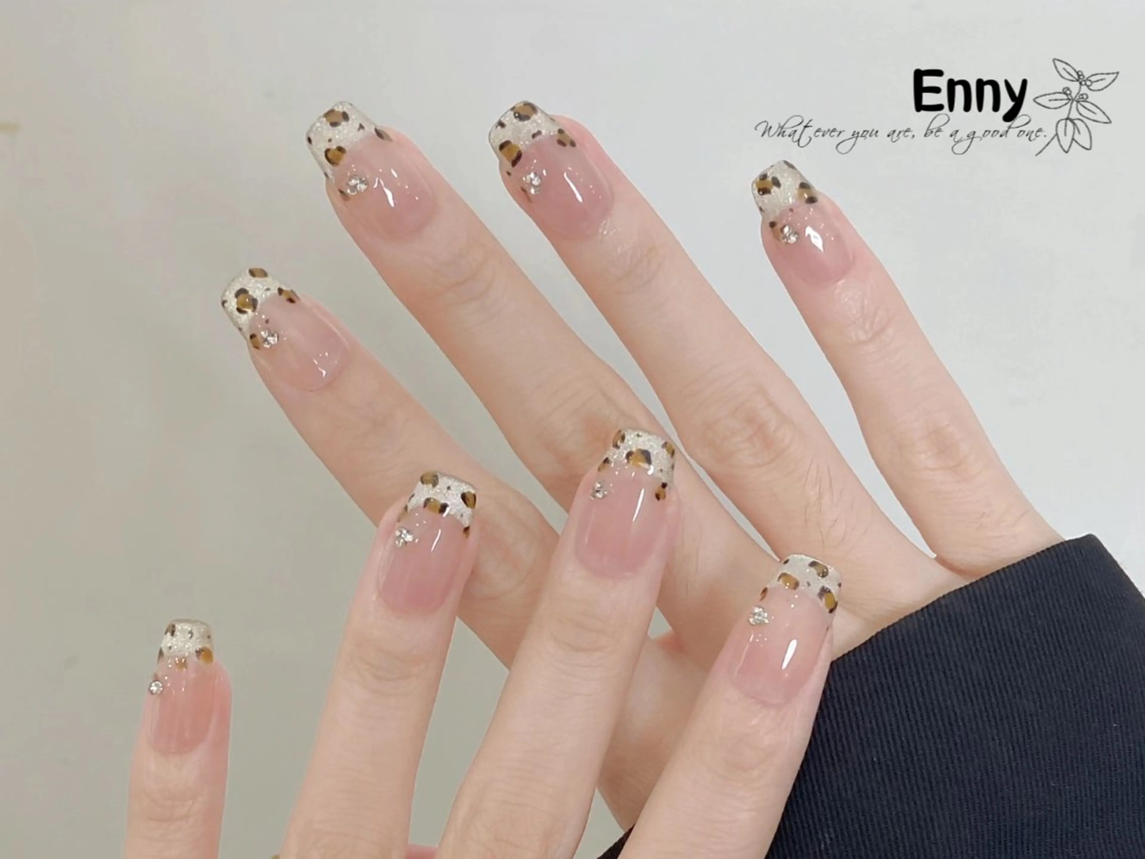 ネイル チークネイル 長さ出し フットネイル フレンチネイル ガラスフレンチ Nailsalon Ennyのネイルデザイン