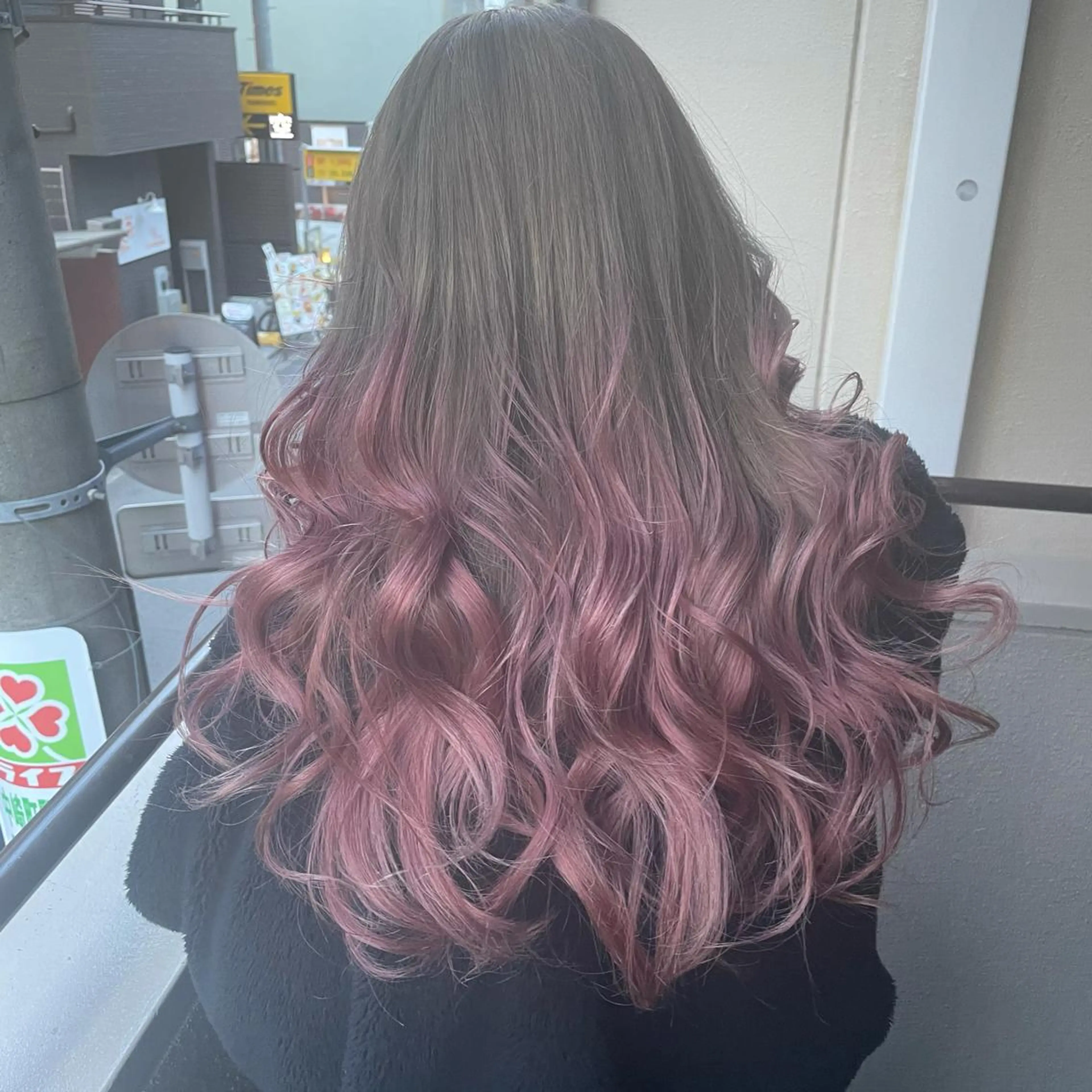 ミディアム カラー パーマ ヘアアレンジ メンズ キッズ ネイル マツエク・マツパ 切りっぱなしヘアボブ ミディアムヘアRYOのヘアスタイル