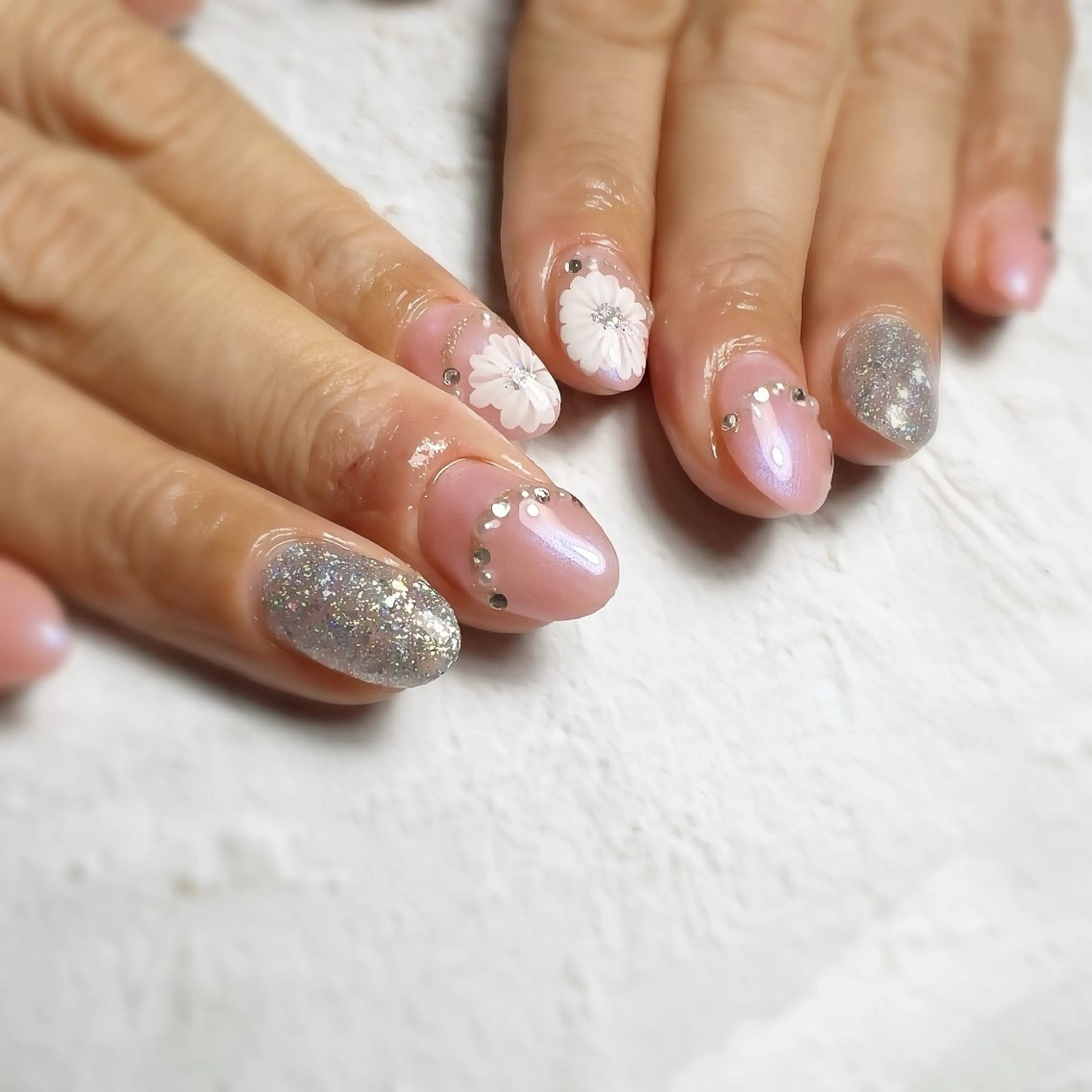 ネイル ハンドネイル フットネイル NAILsalon Laki(ラキ)のネイルデザイン