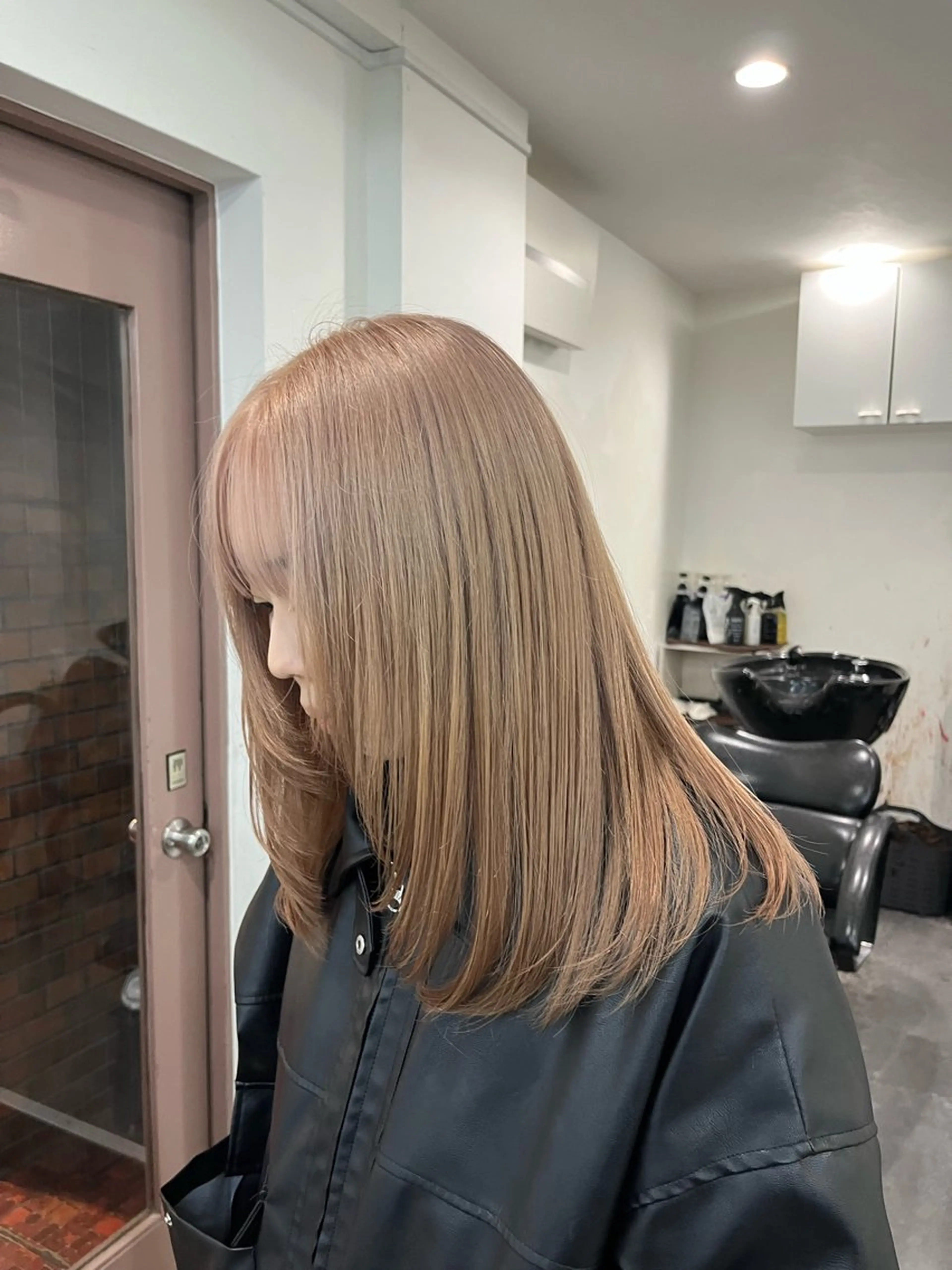 ミディアム カラー 透明感カラー 顔まわりレイヤー 顔周りカット レイヤーカット ヘアカラー ヘアセット ♡なんば🫧透明感 🫧naako♡のヘアスタイル