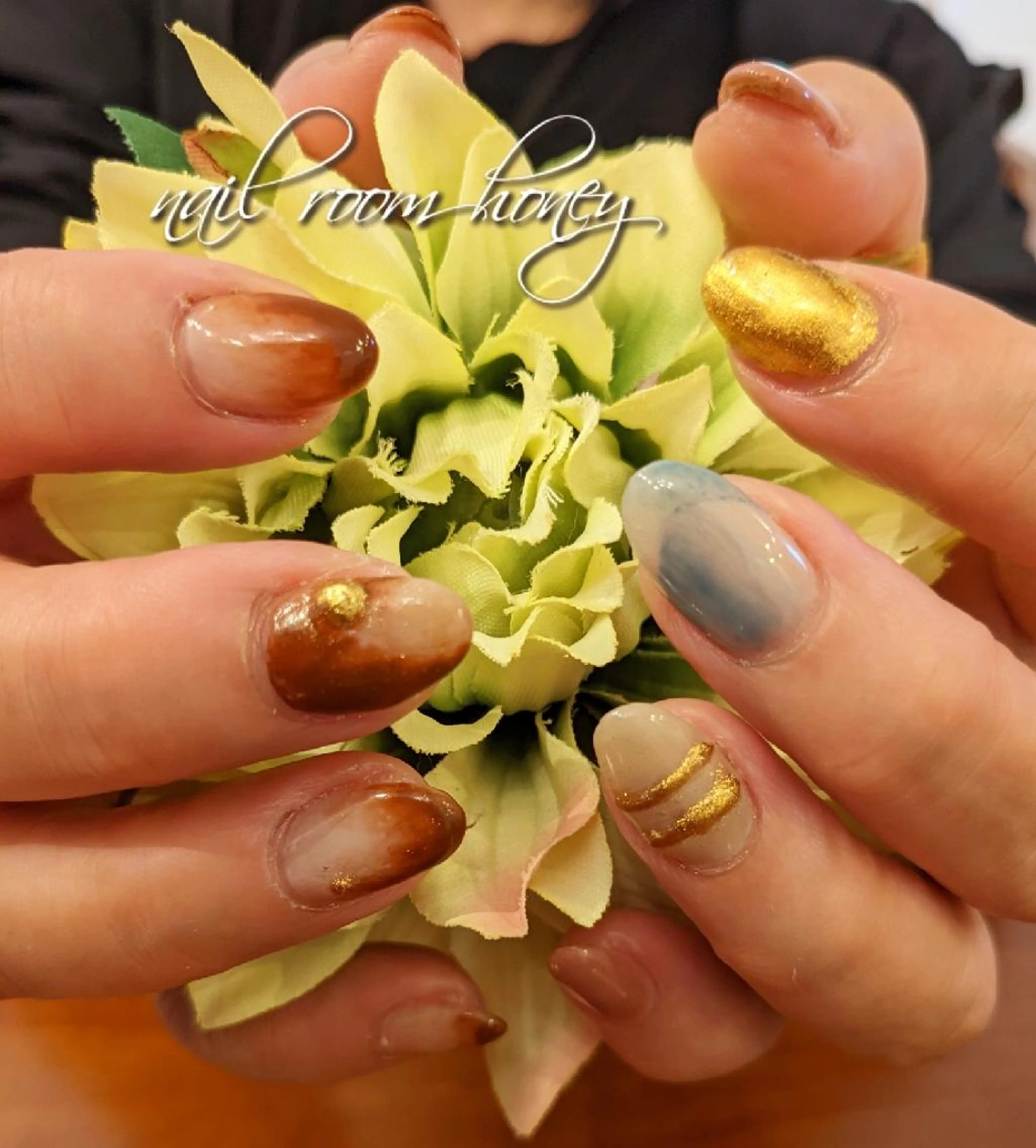 ネイル フレンチネイル ミラーネイル オンブレフレンチ 冬ネイル nail room  honeyのネイルデザイン