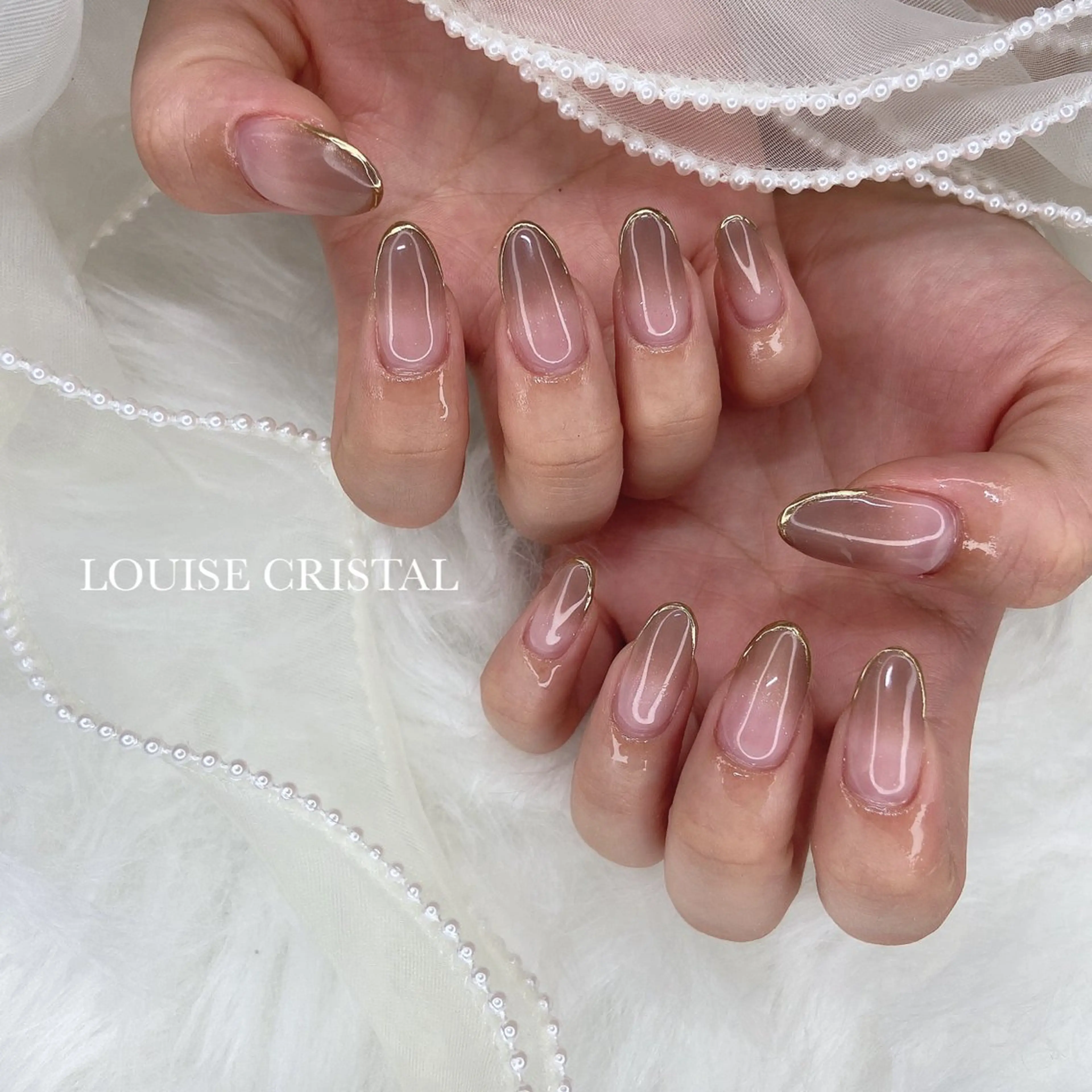 ネイル ハンドネイル LOUISE CRYSTALのネイルデザイン