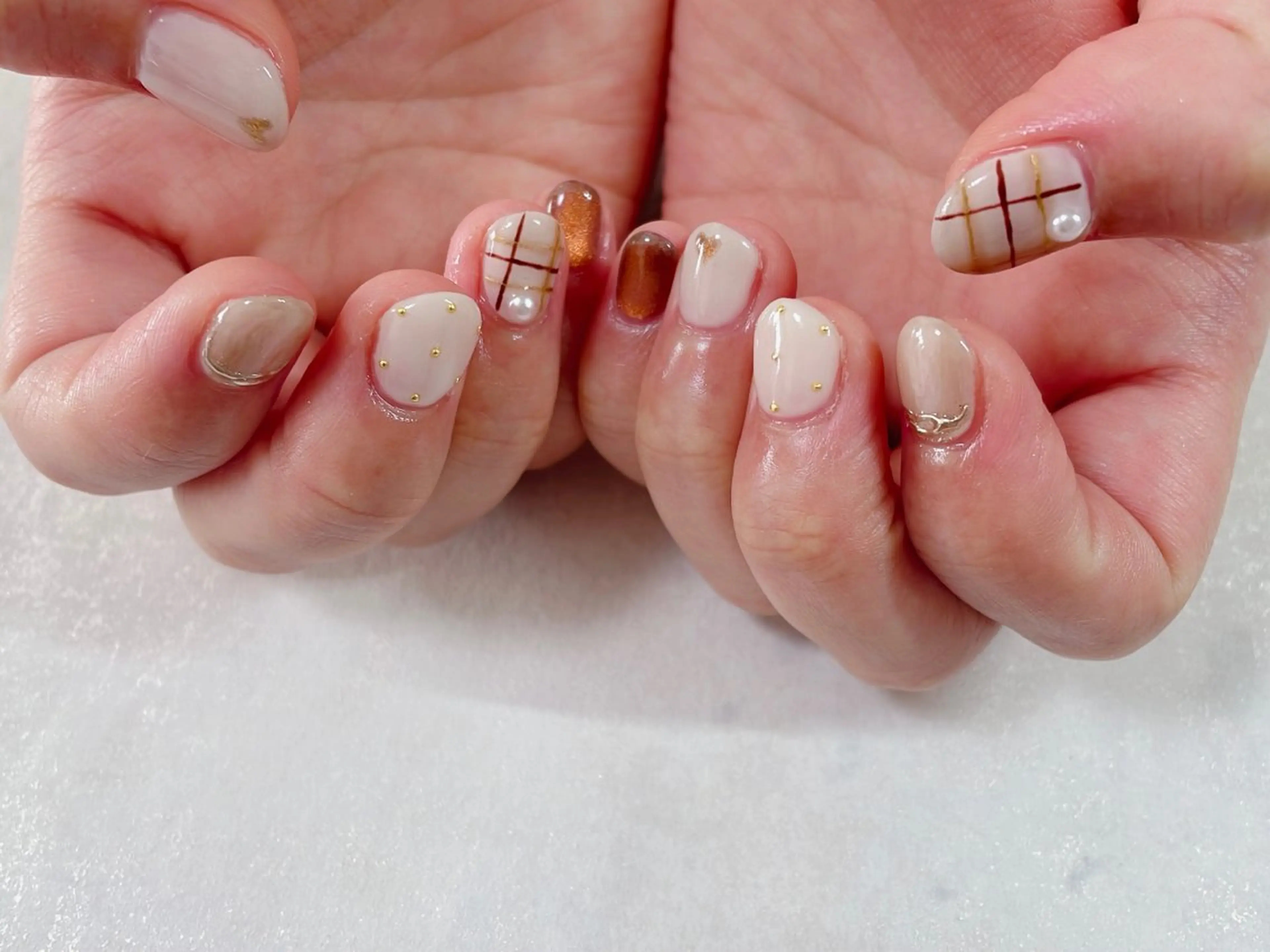 ネイル オーロラネイル フットネイル フレンチネイル ジェルネイル 韓国ネイル ハンドネイル kiki nail &brow二子玉川の眉毛・アイブロウイメージ