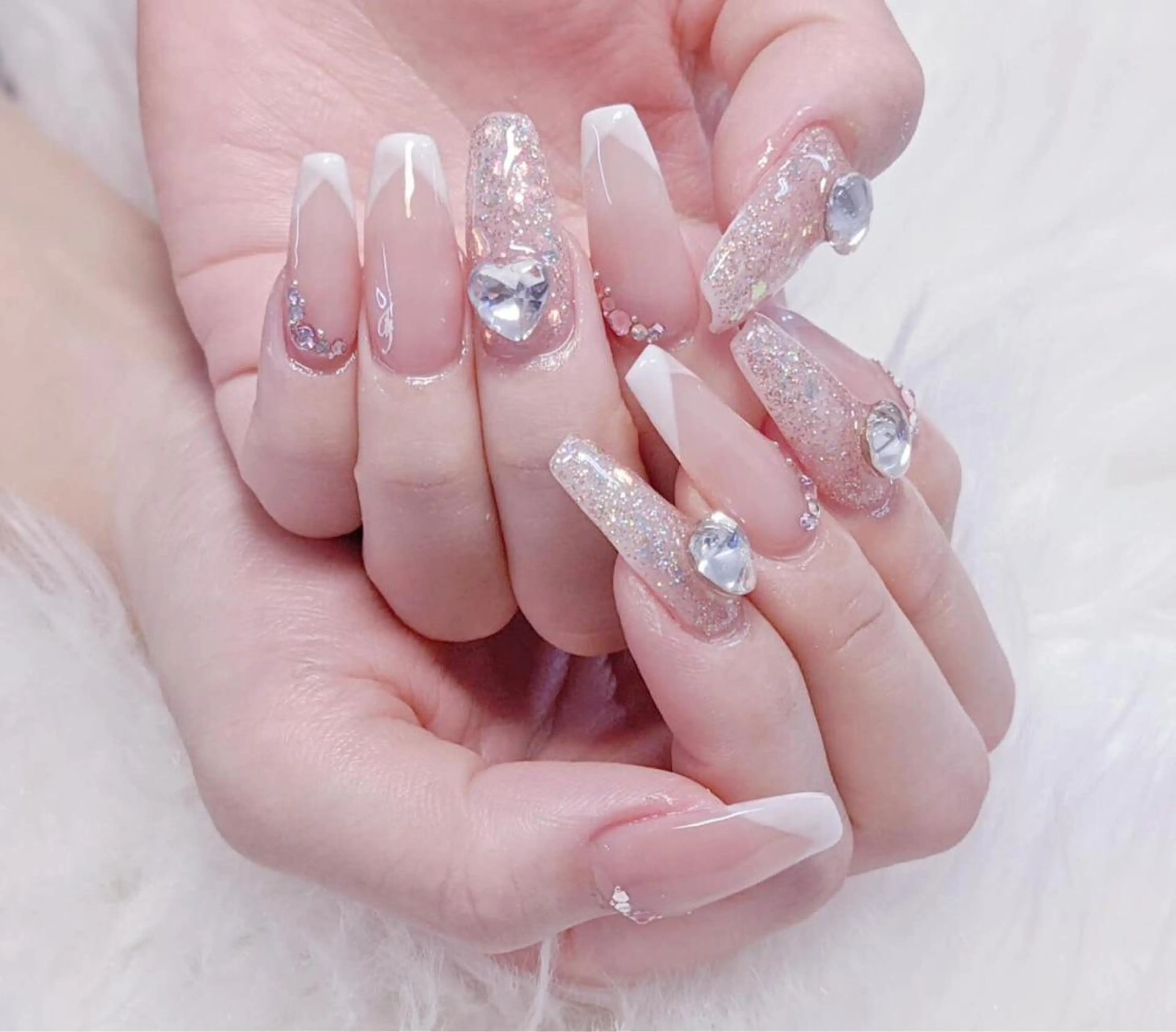 ネイル ハンドネイル MoonNail ユリ🌸のネイルデザイン