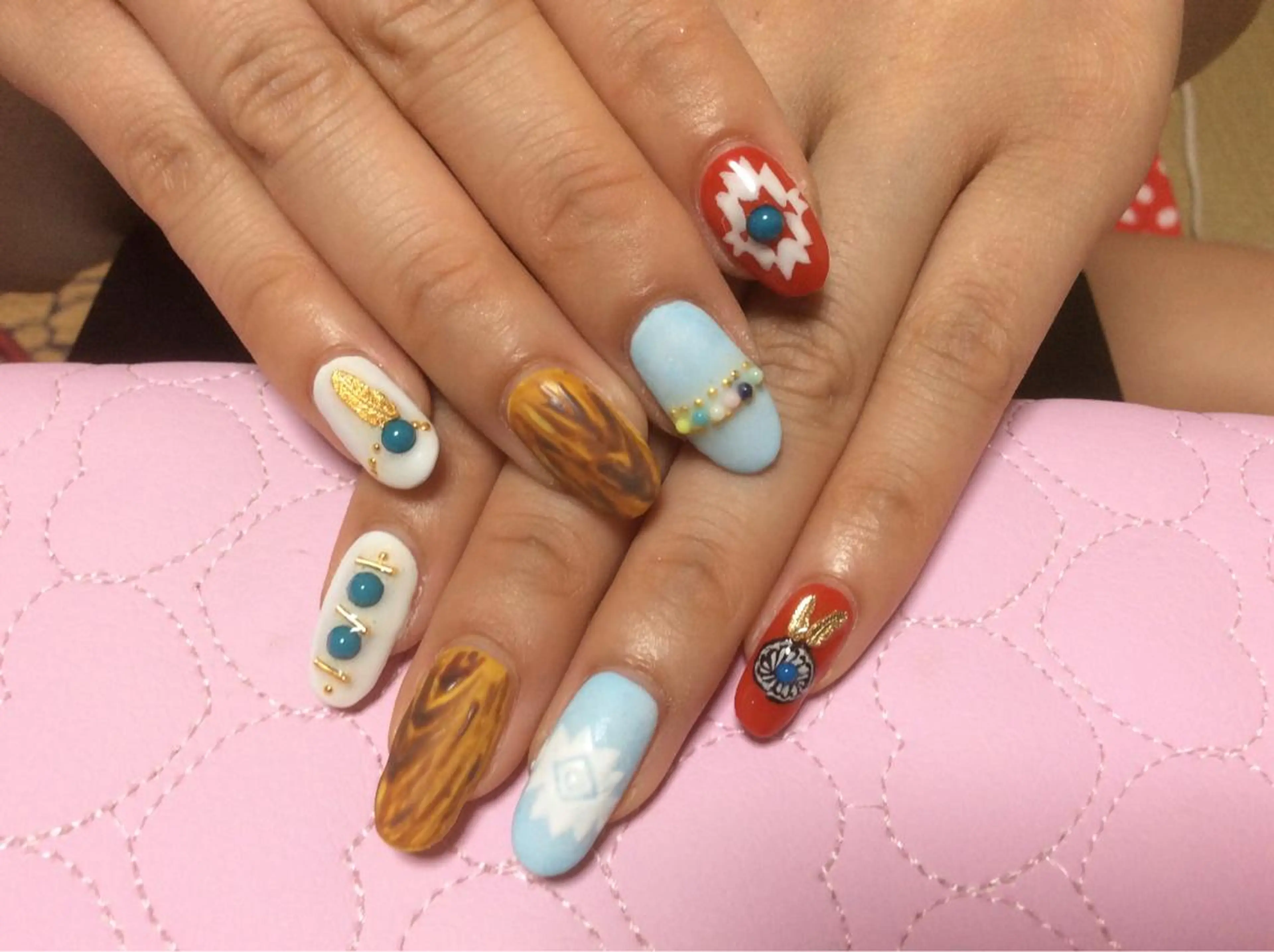 ネイル フラワー ムーンのネイルデザイン