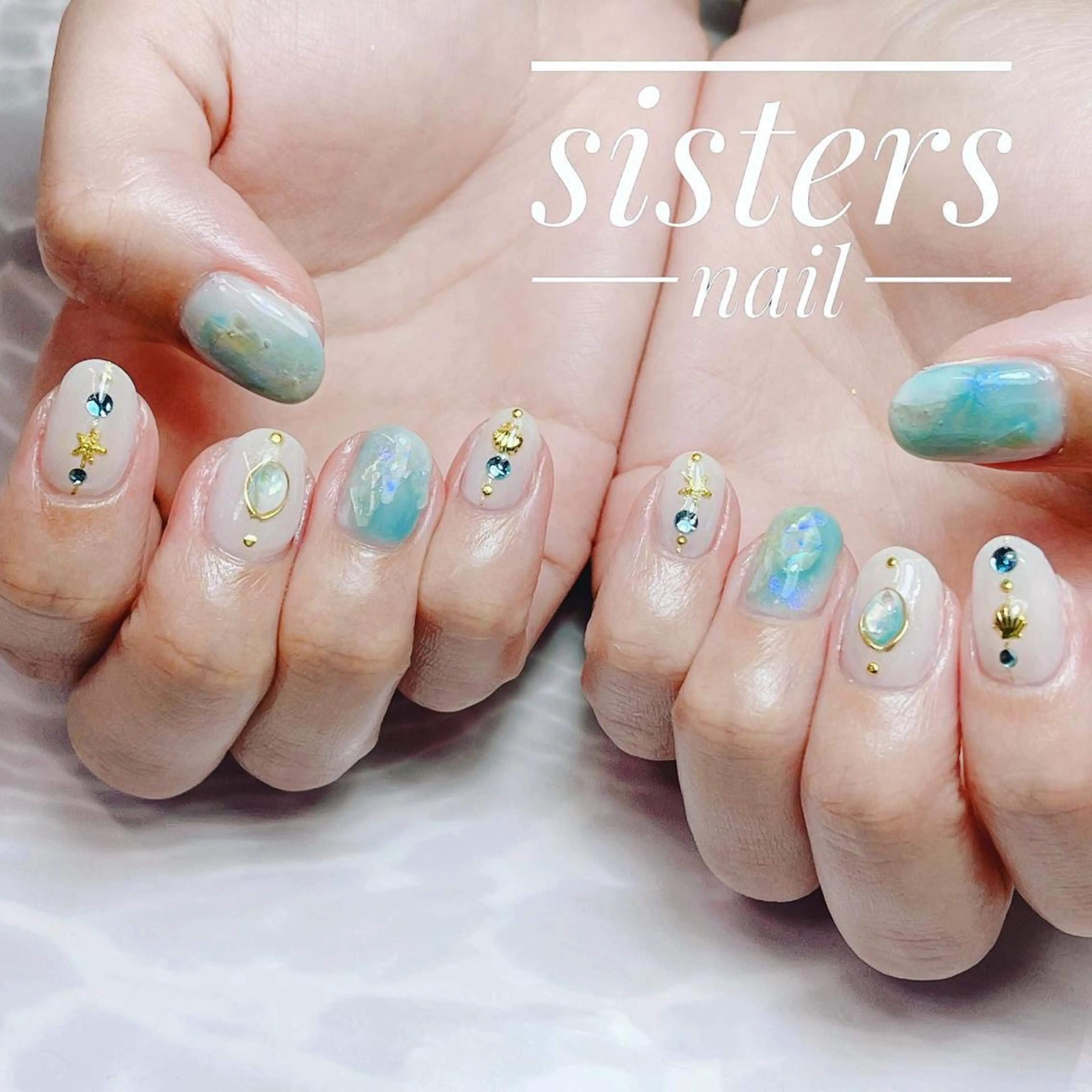 ネイル アートネイル ブルー ニュアンスネイル 夏ネイル sisters nail.fのネイルデザイン