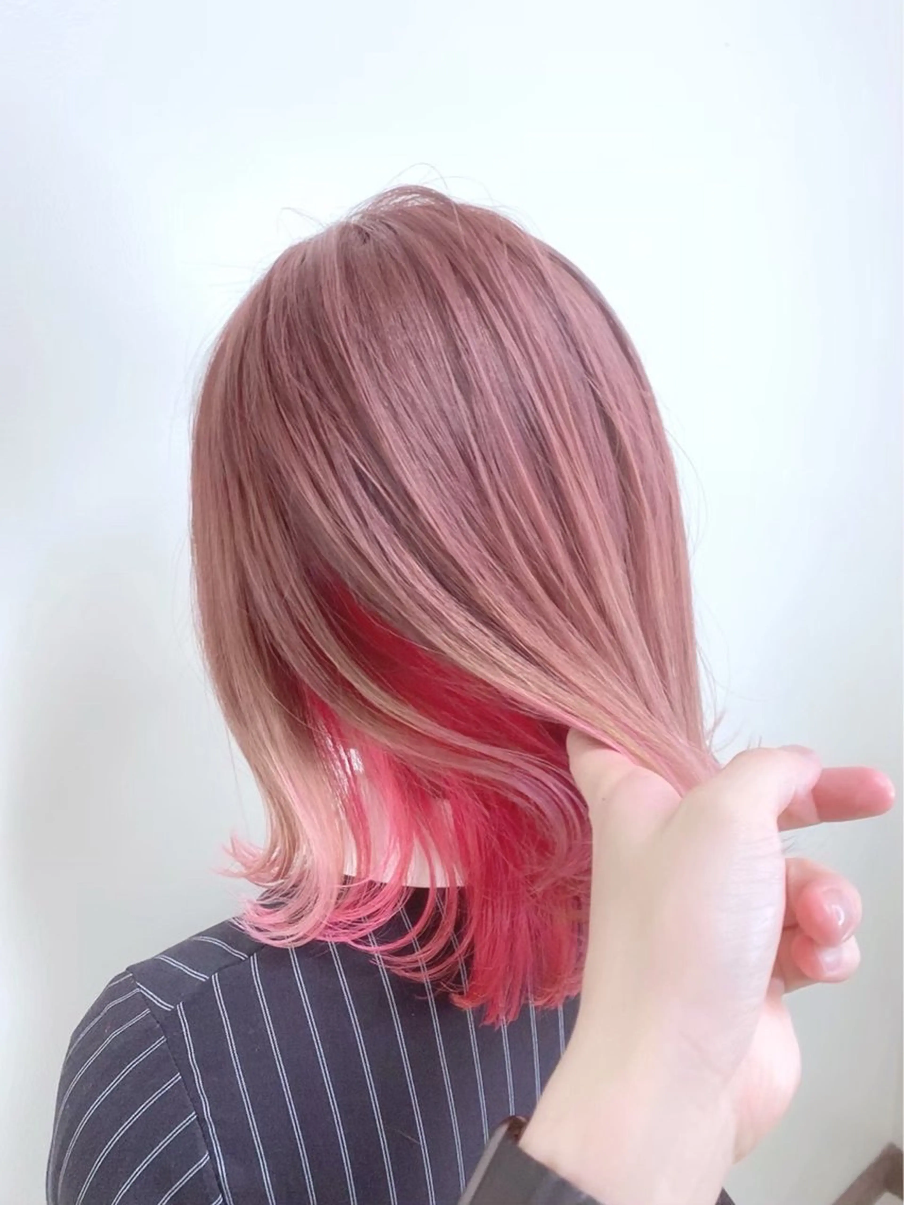 セミロング カラー ホワイトベージュ︎︎ seikaのヘアスタイル