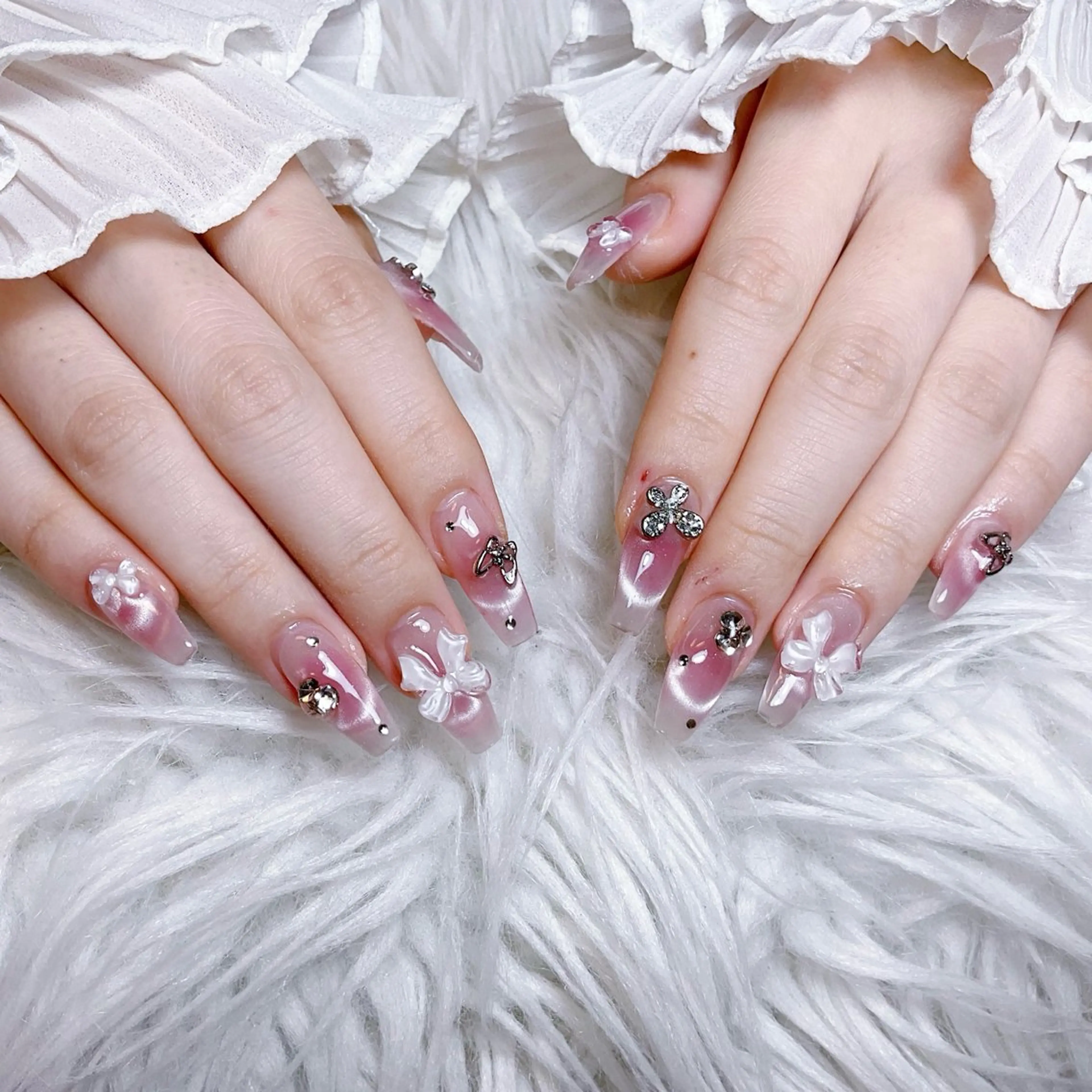 ネイル ハンドネイル 🍭Yun nail hyejin🌸のネイルデザイン