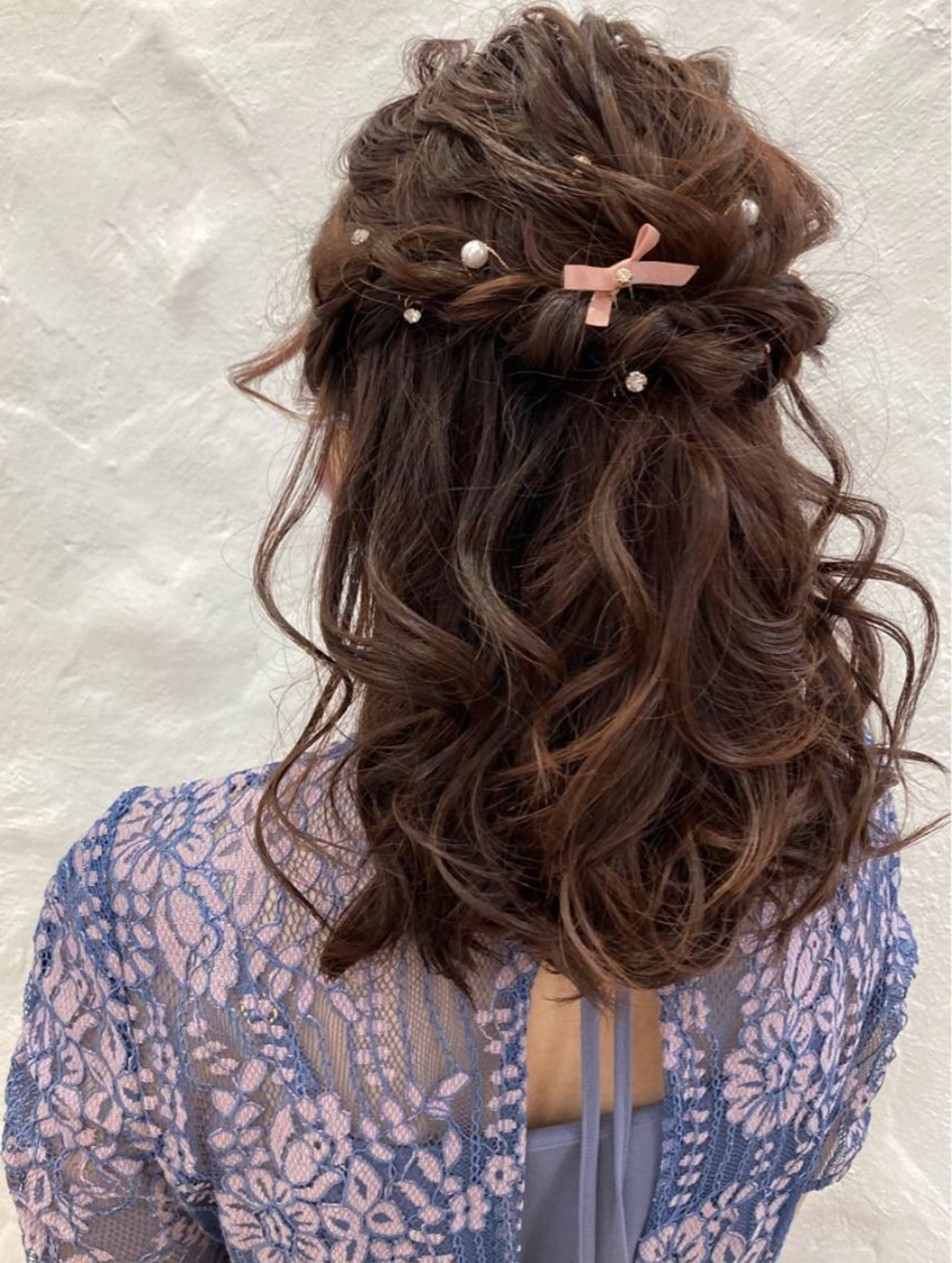 ミディアム カラー パーマ ヘアアレンジ メンズ キッズ ハーフアップ 子どものヘアアレンジ ミディアムパーマ メンズバレイヤージュ メンズブリーチ ヘアセット kotona 🤍miuraのヘアスタイル