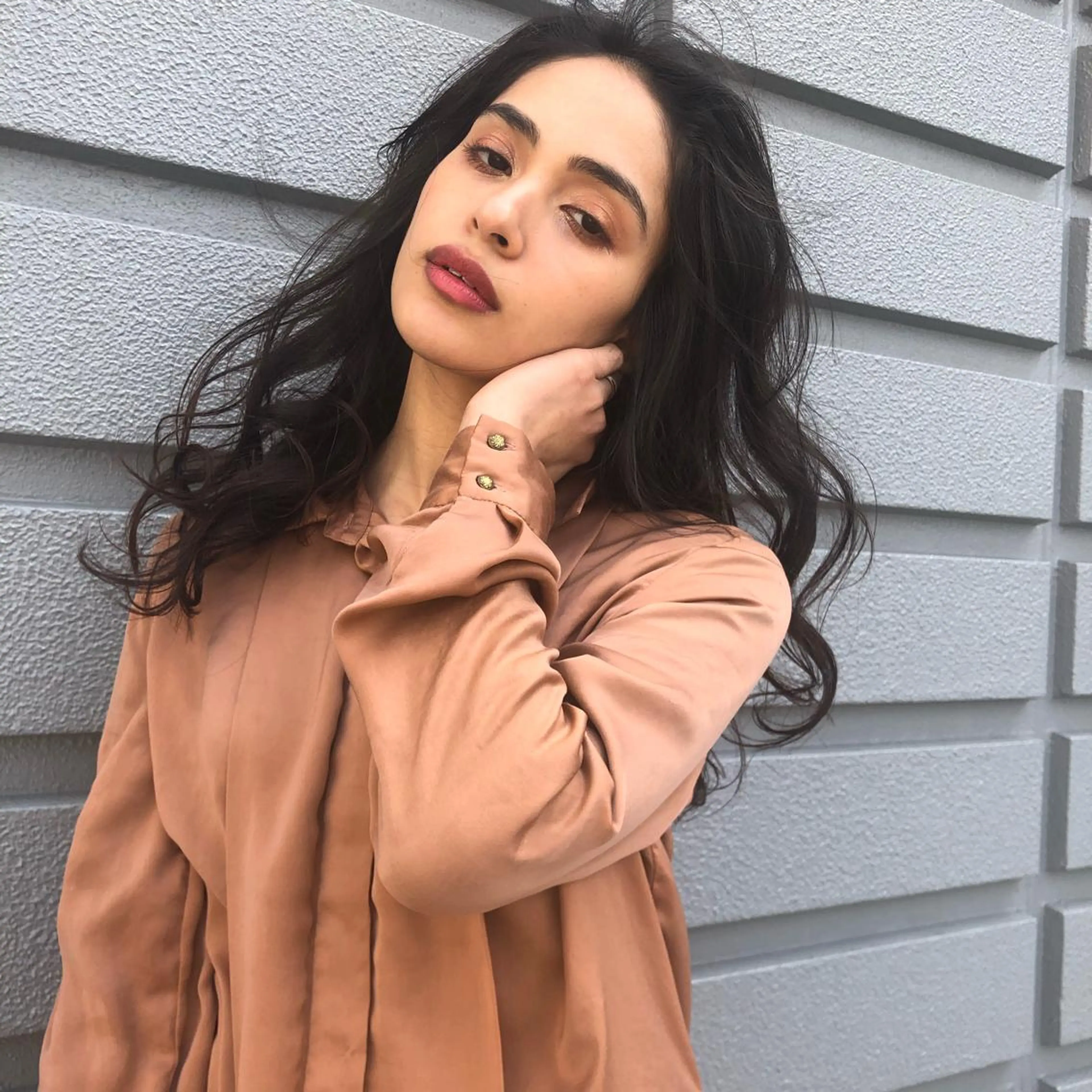 ロング 岸川 恭子のヘアスタイル