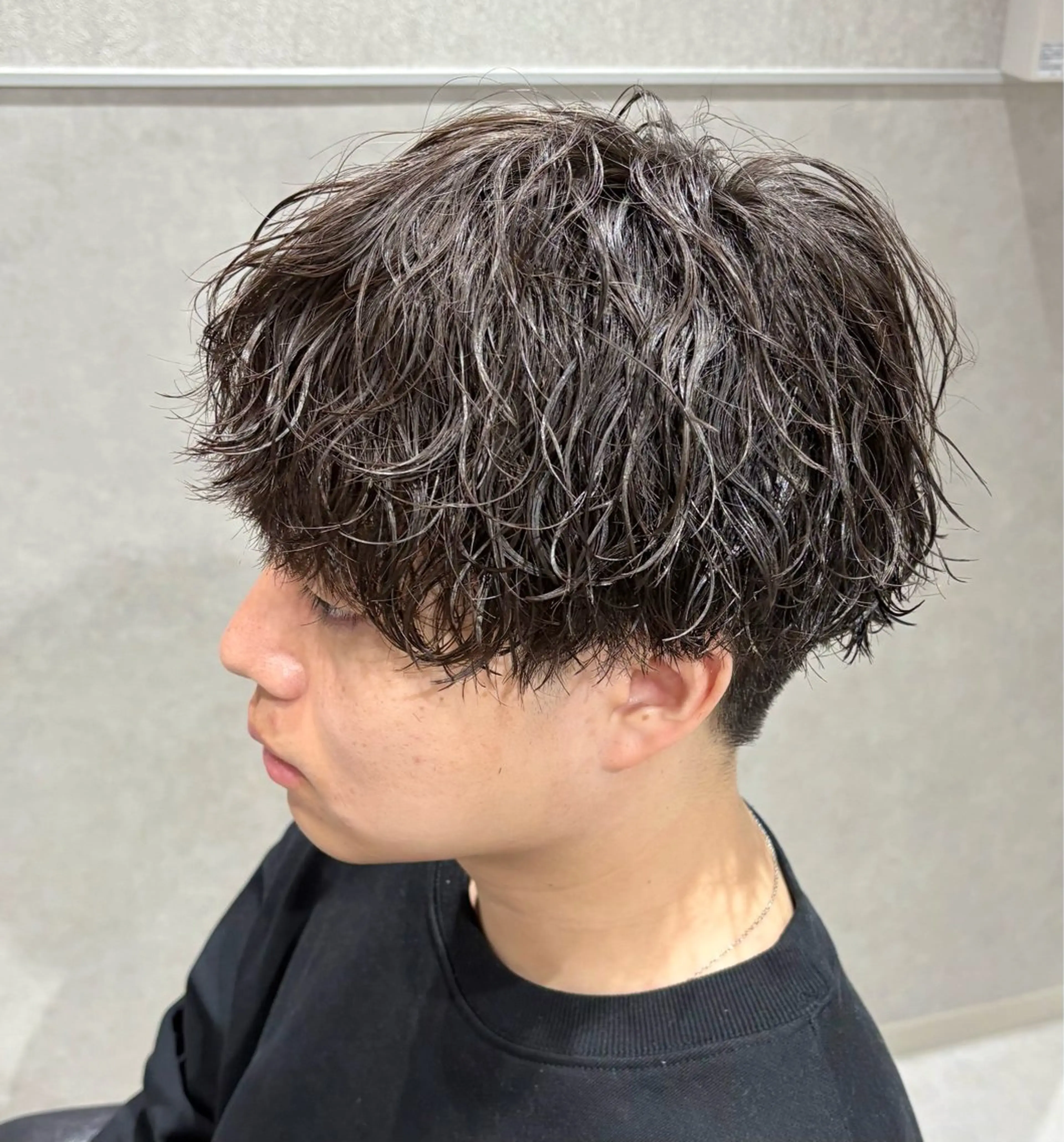 【人気No. 2🏅】🌈カット＋メンズパーマ🌈【土日祝＋1000円】《波巻きスパイラルパーマ/波打ちパーマ》の写真