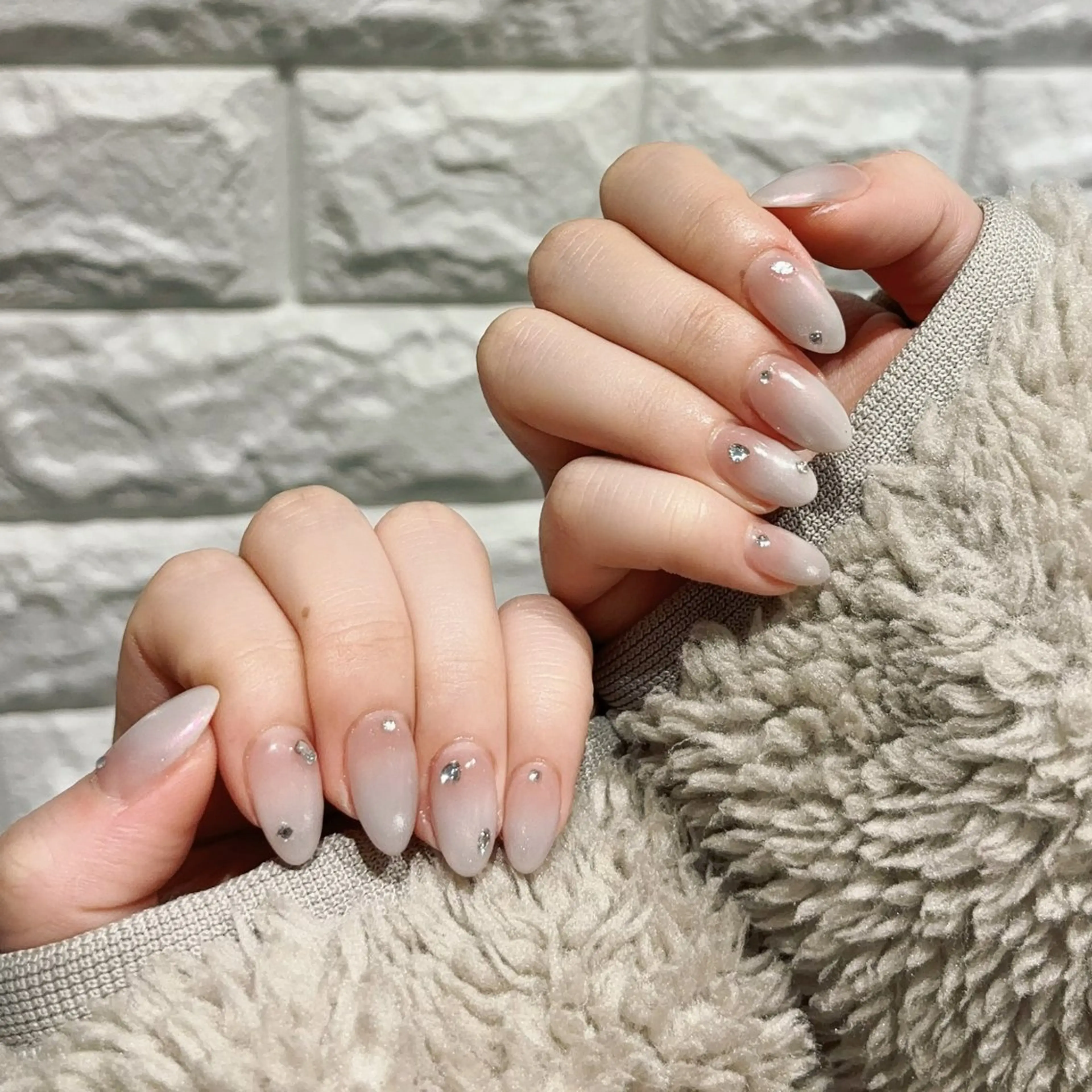 ネイル ストーンネイル ハンドネイル 🎀kira 長さだし💗モチ最高のネイルデザイン